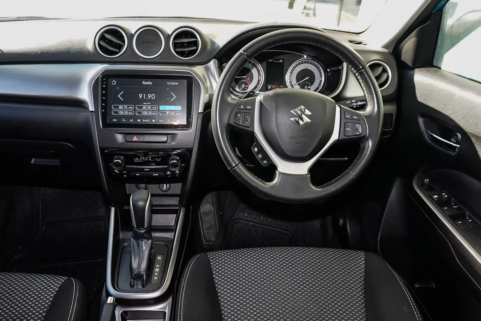 2022 Suzuki Vitara Gallery Image 8