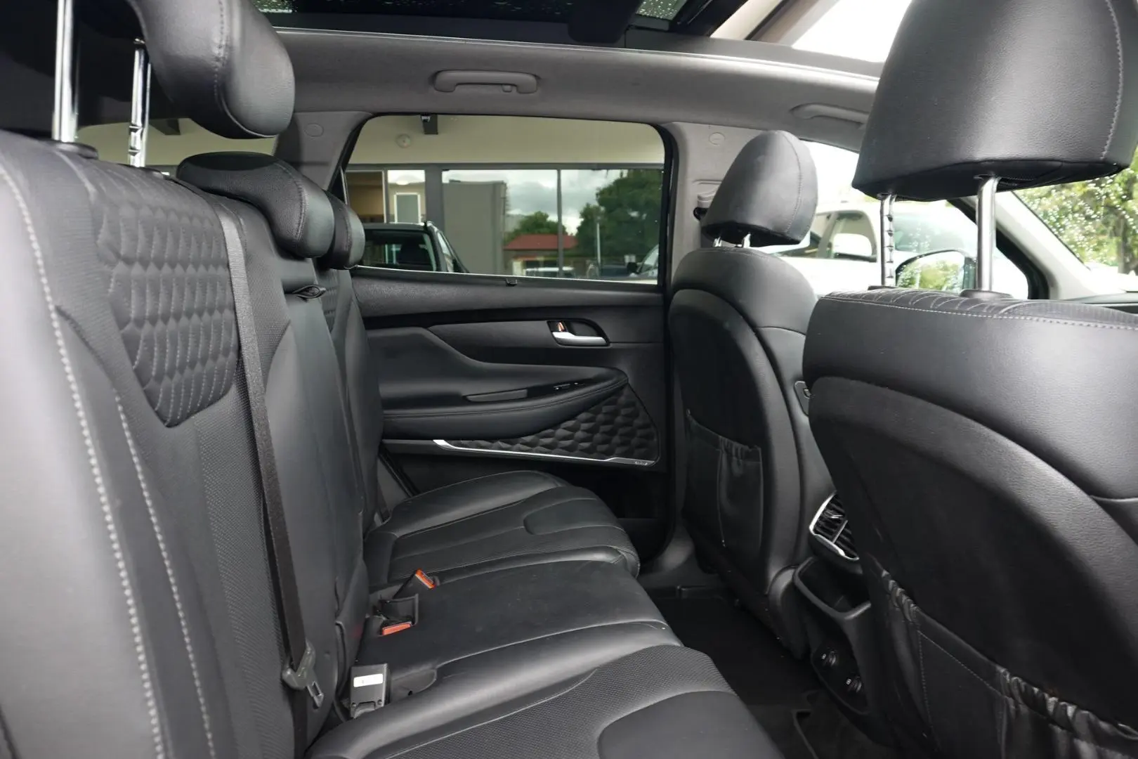 2018 Hyundai Santa Fe Gallery Image 7