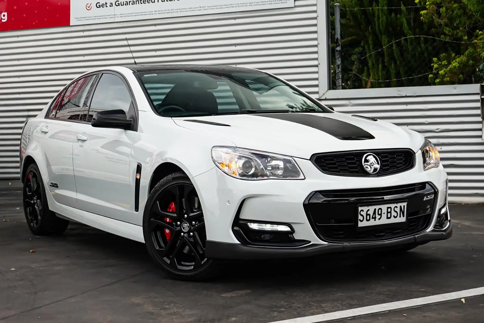 2017 Holden Commodore Gallery Image 2