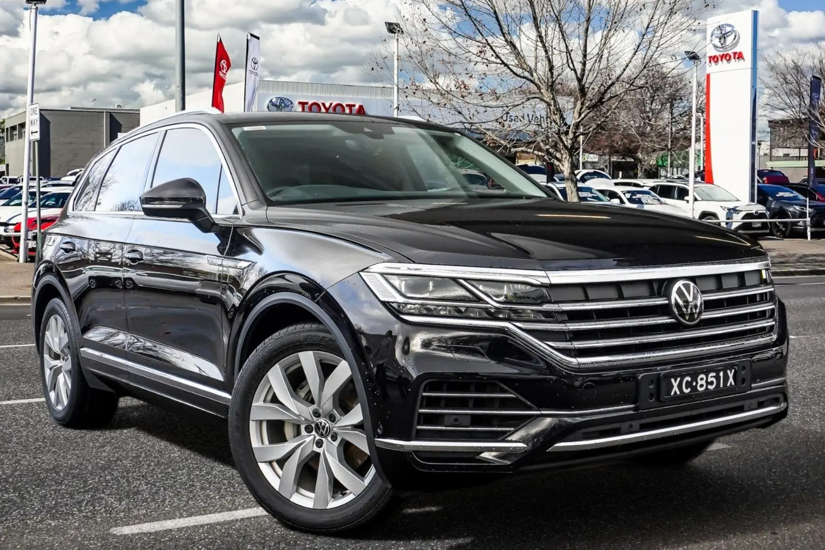 2022 Volkswagen Touareg Image