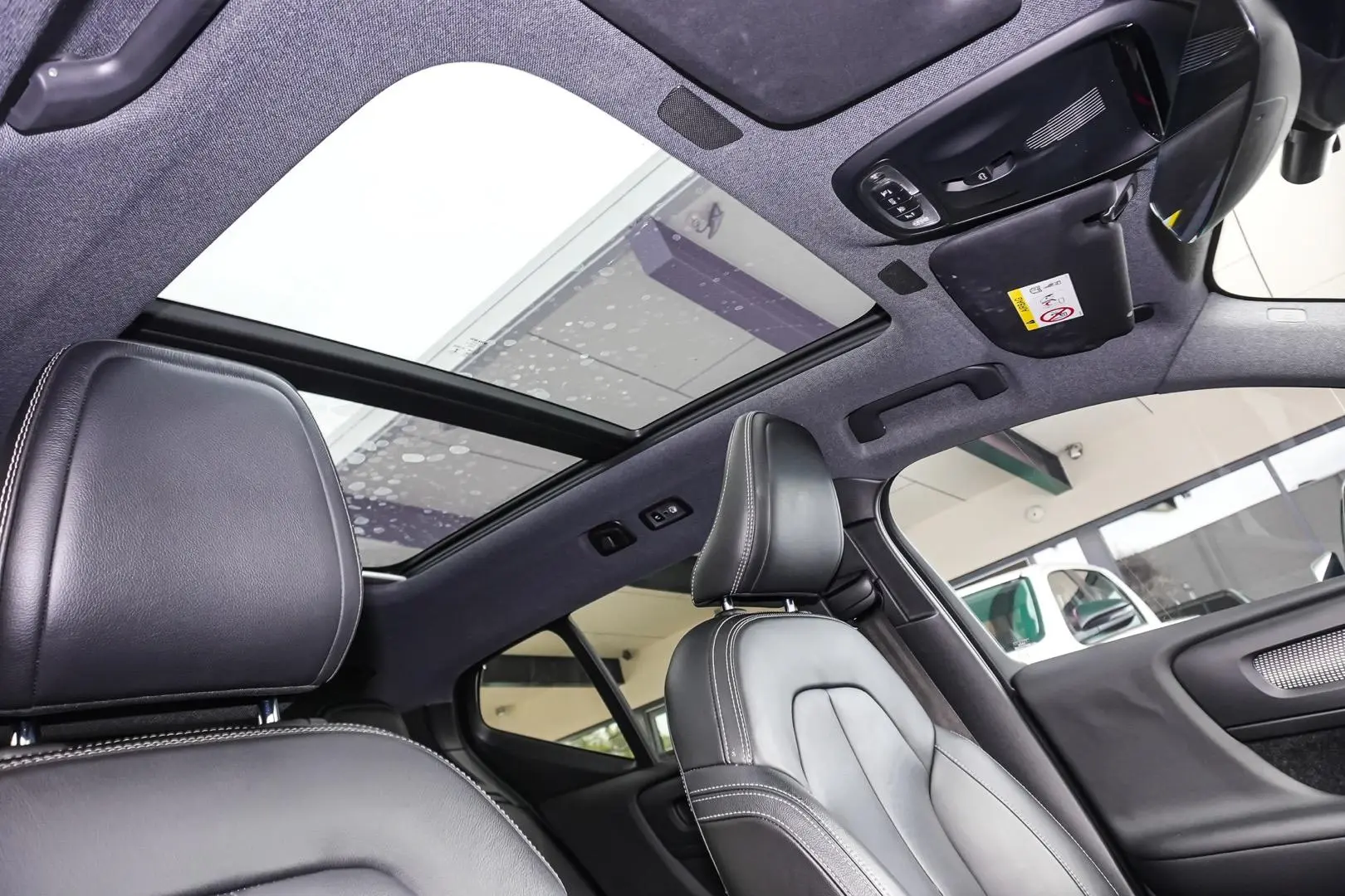 2020 Volvo XC40 Gallery Image 23