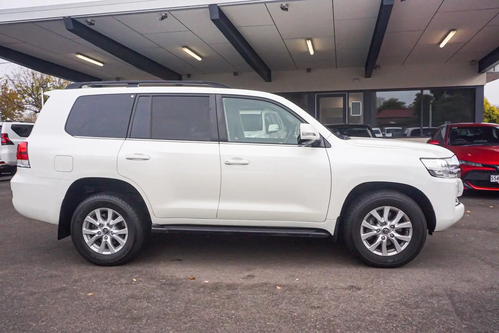 2018 Toyota Landcruiser Gallery Image 4