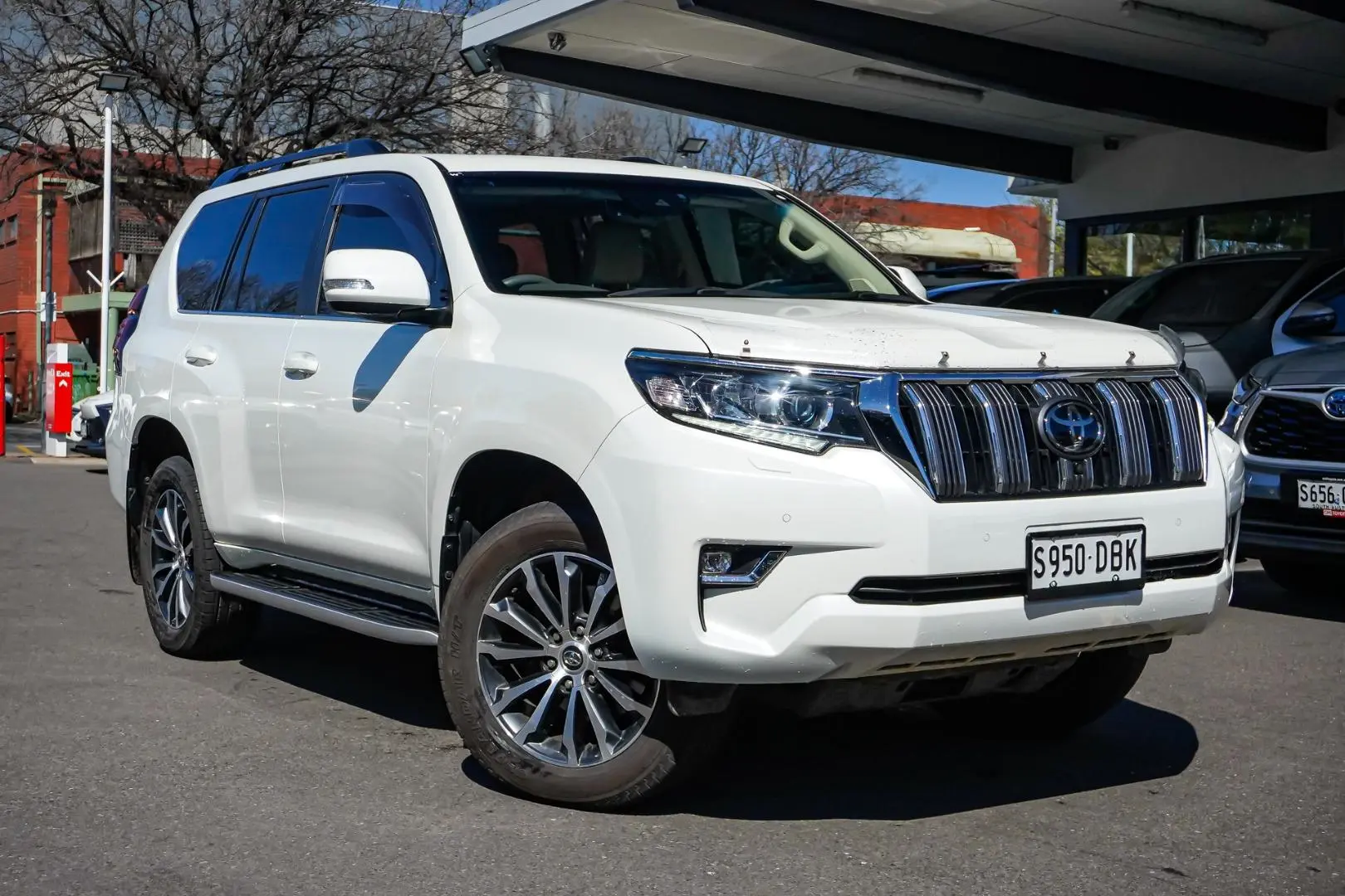 2022 Toyota Landcruiser Prado Gallery Image 2
