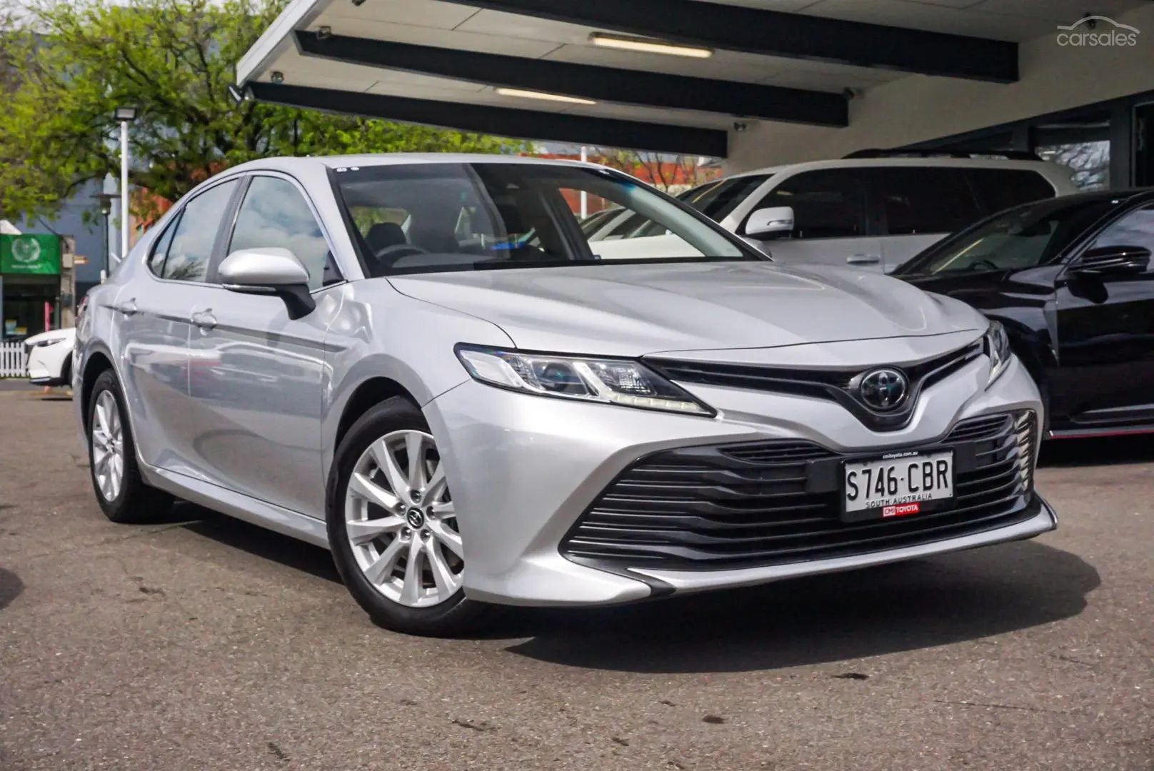 2019 Toyota Camry Image 2