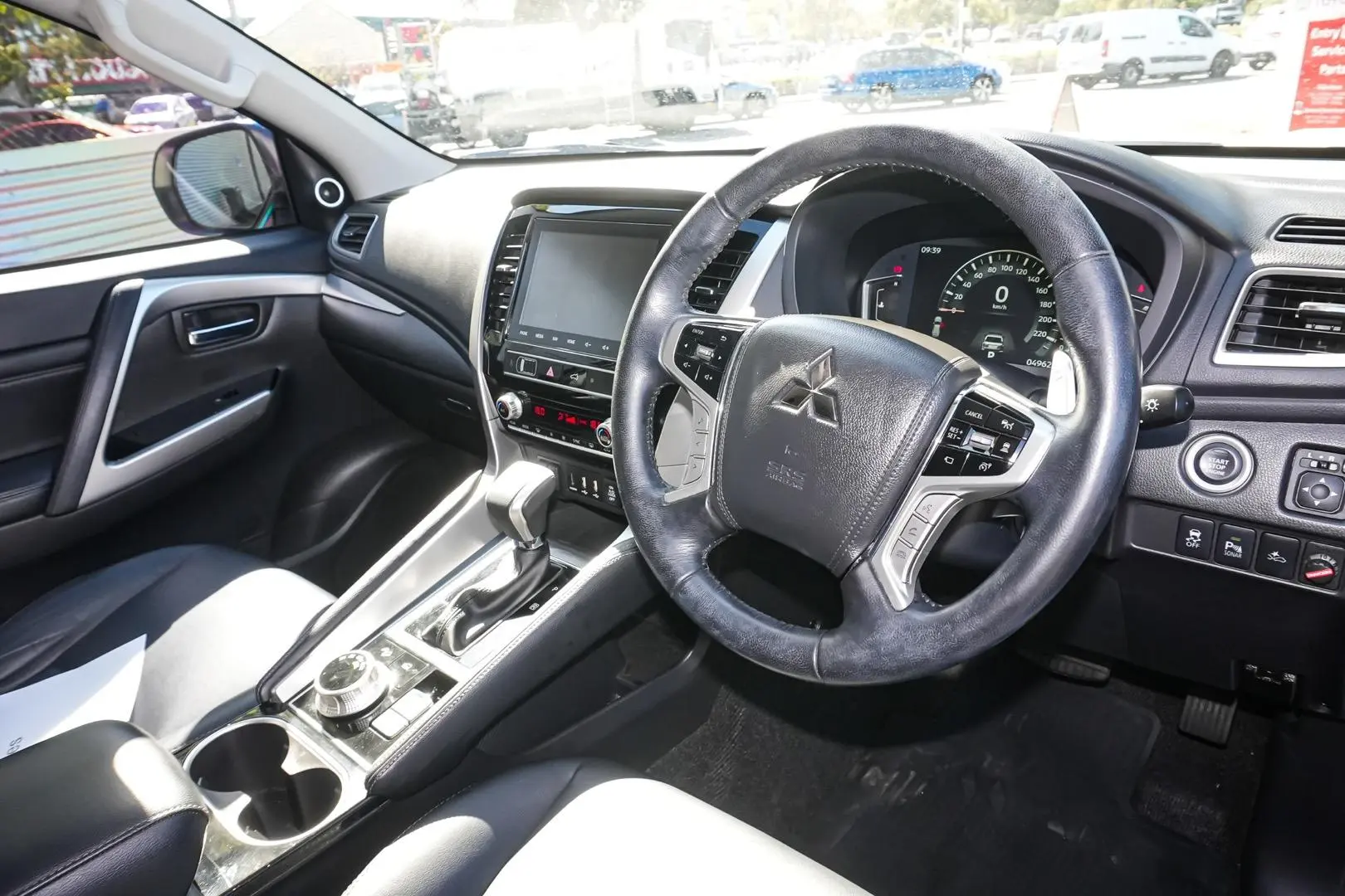 2022 Mitsubishi Pajero Sport Gallery Image 7