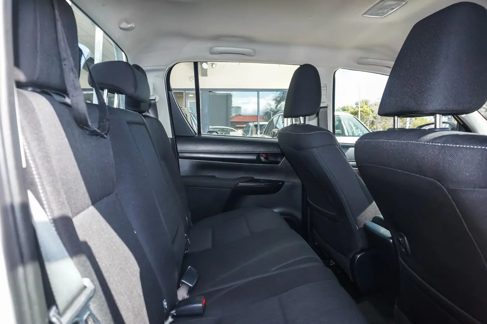 2022 Toyota Hilux Gallery Image 7
