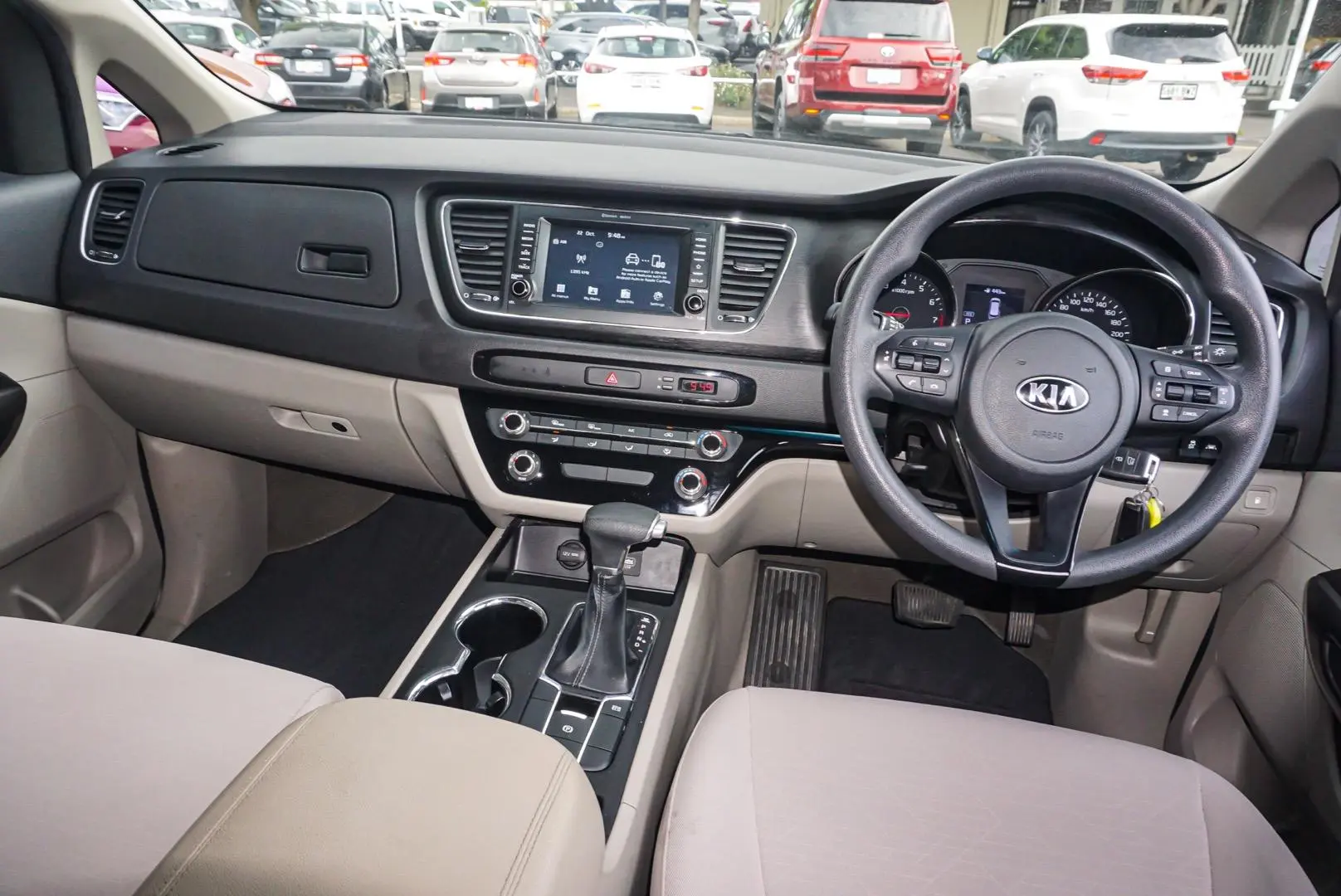 2018 Kia Carnival Gallery Image 9