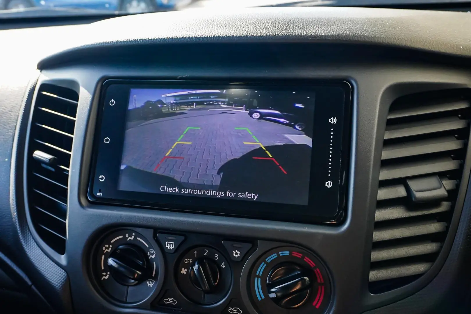 2023 Mitsubishi Triton Gallery Image 25