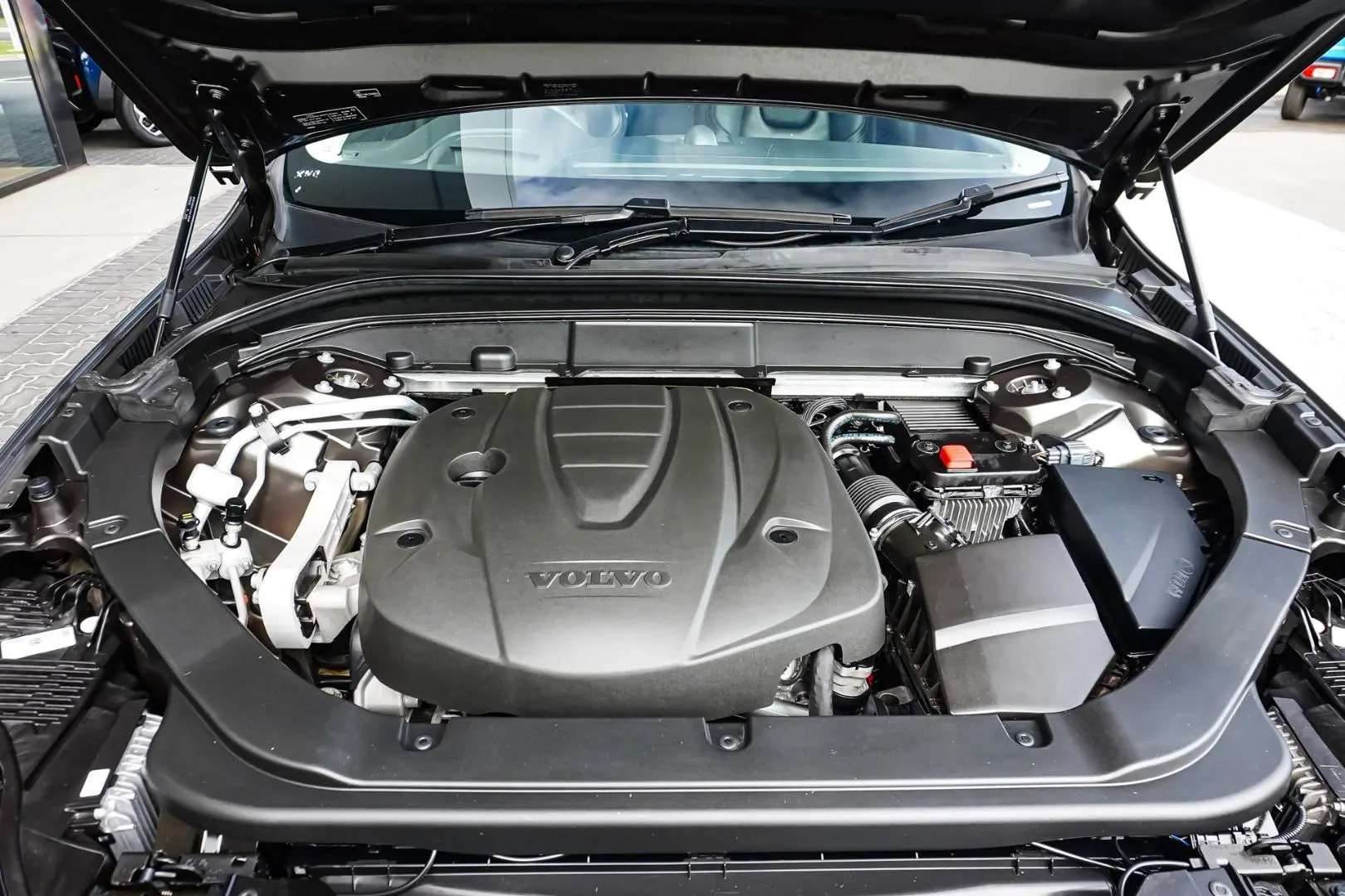 2020 Volvo XC60 Gallery Image 25