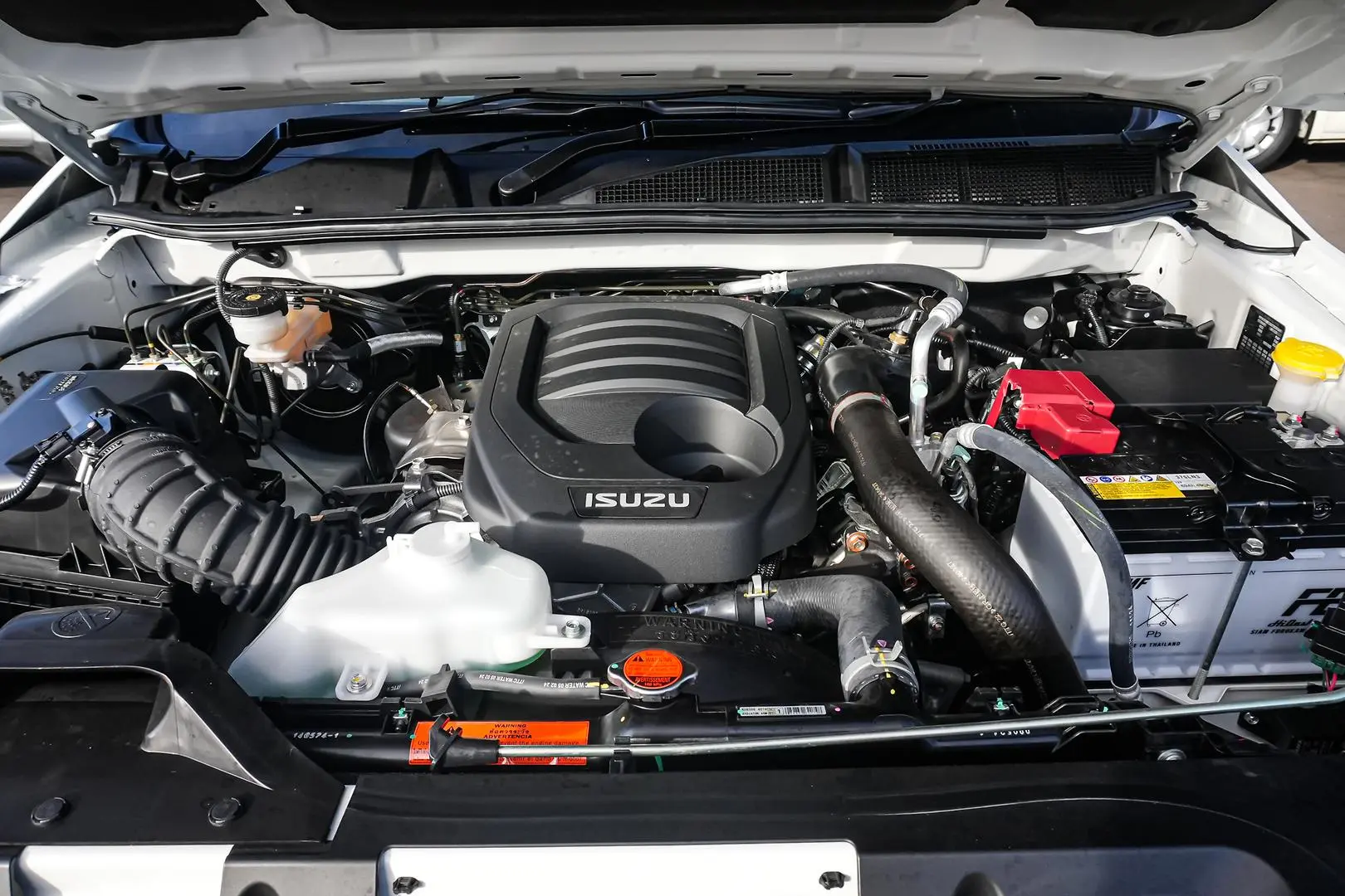 2024 Isuzu D-MAX Gallery Image 19