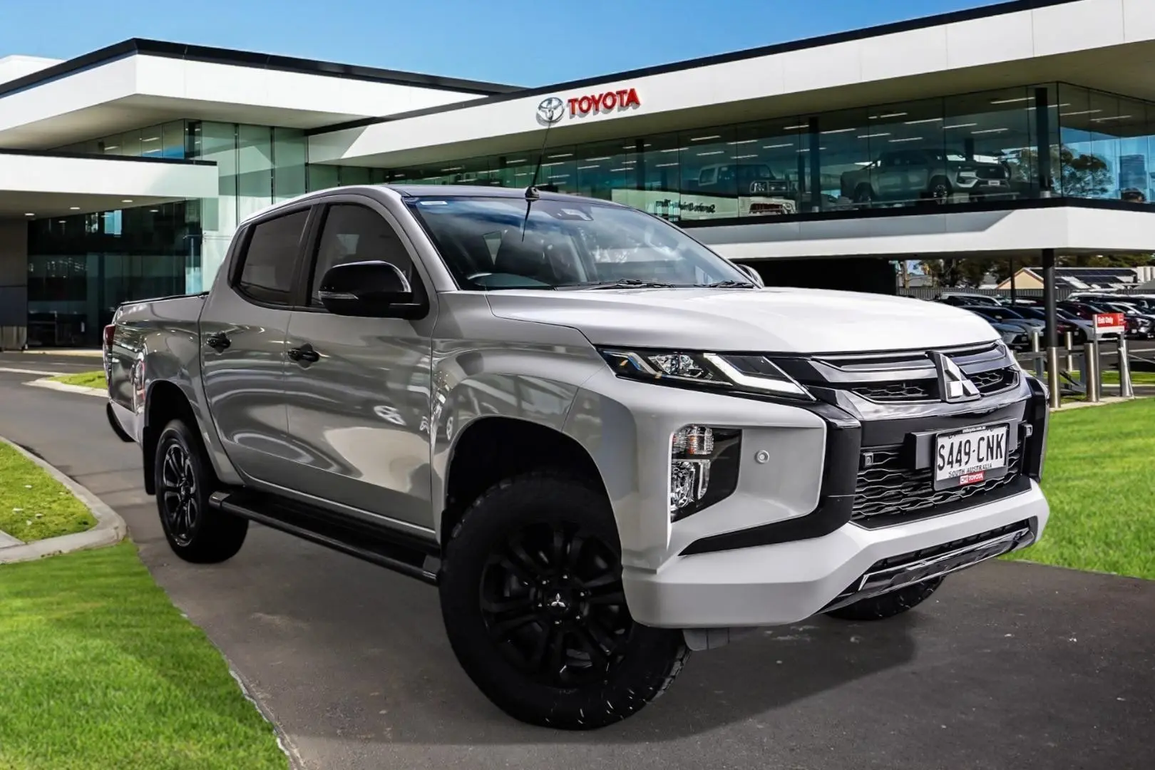 2021 Mitsubishi Triton Gallery Image 1