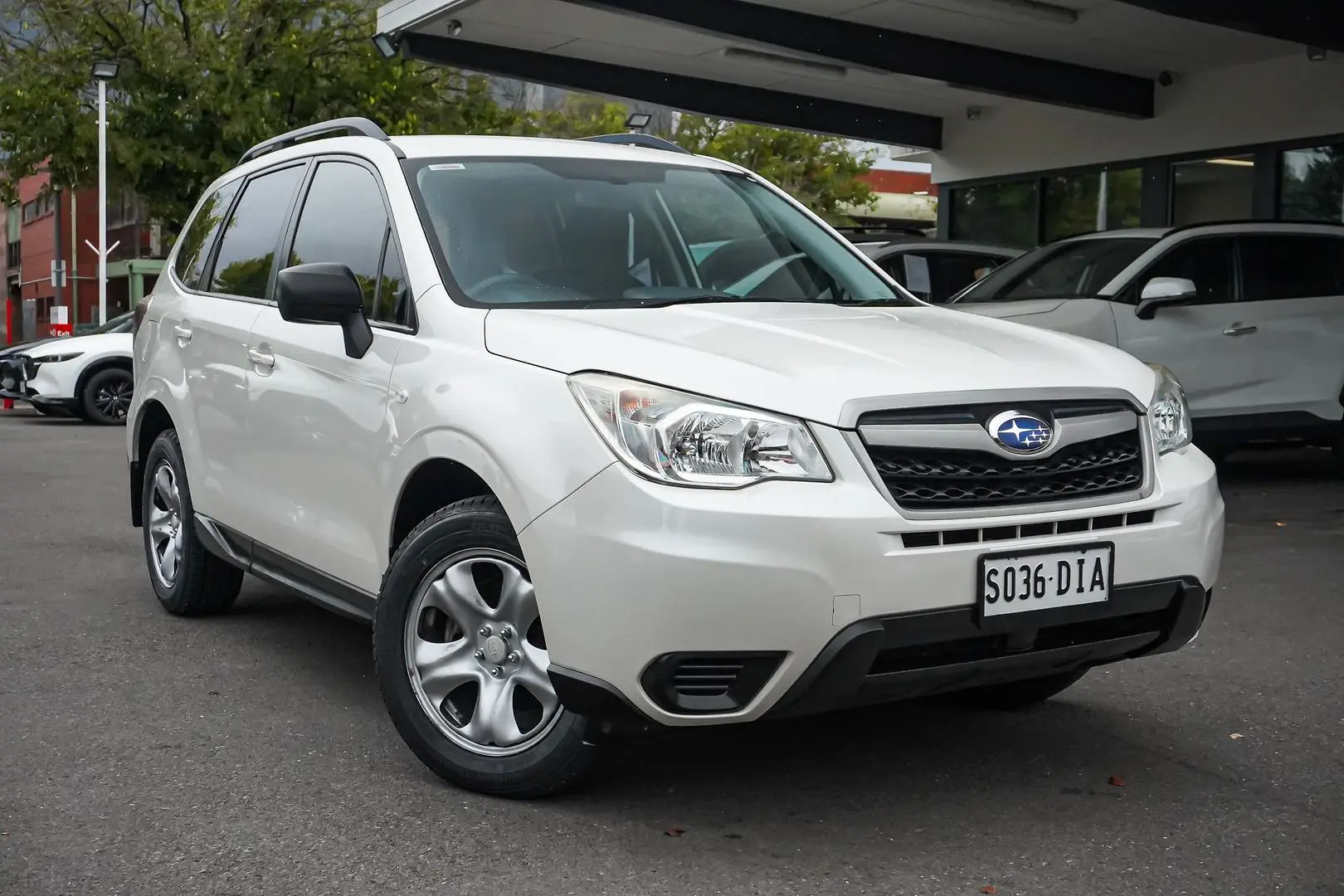 2014 Subaru Forester Gallery Image 2