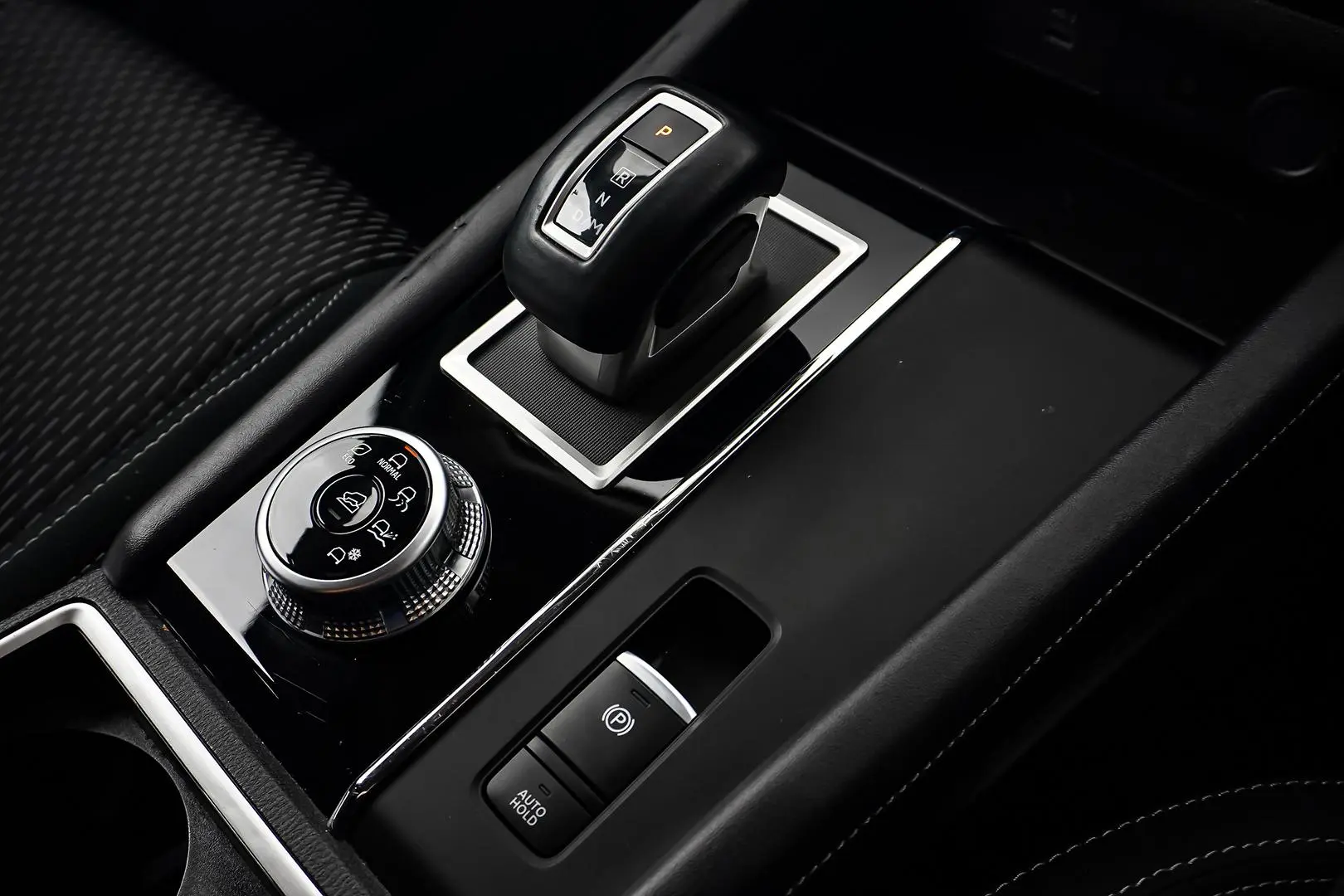 2023 Mitsubishi Outlander Gallery Image 20