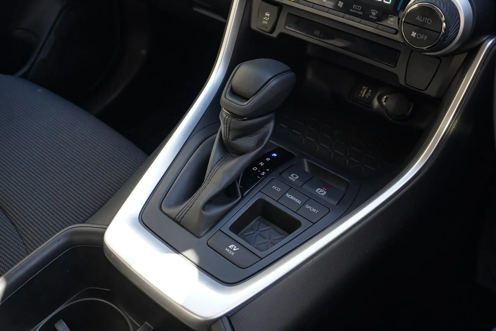 2024 Toyota RAV4 Gallery Image 19