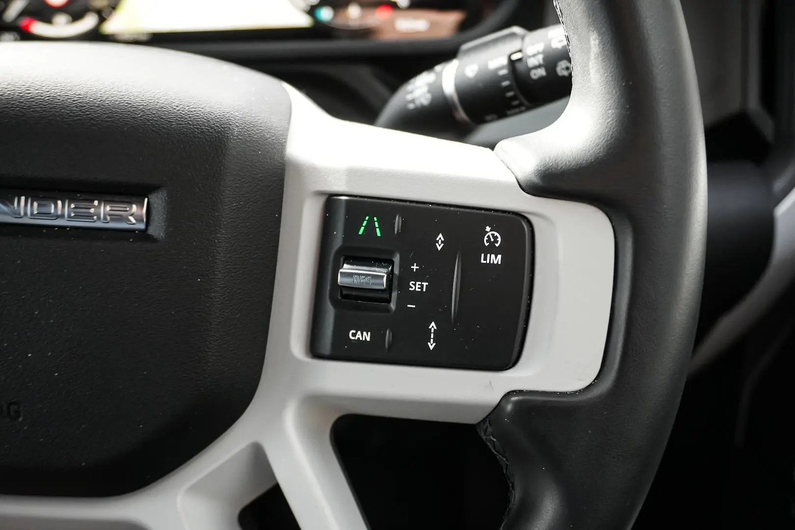2025 Land Rover Defender Gallery Image 20