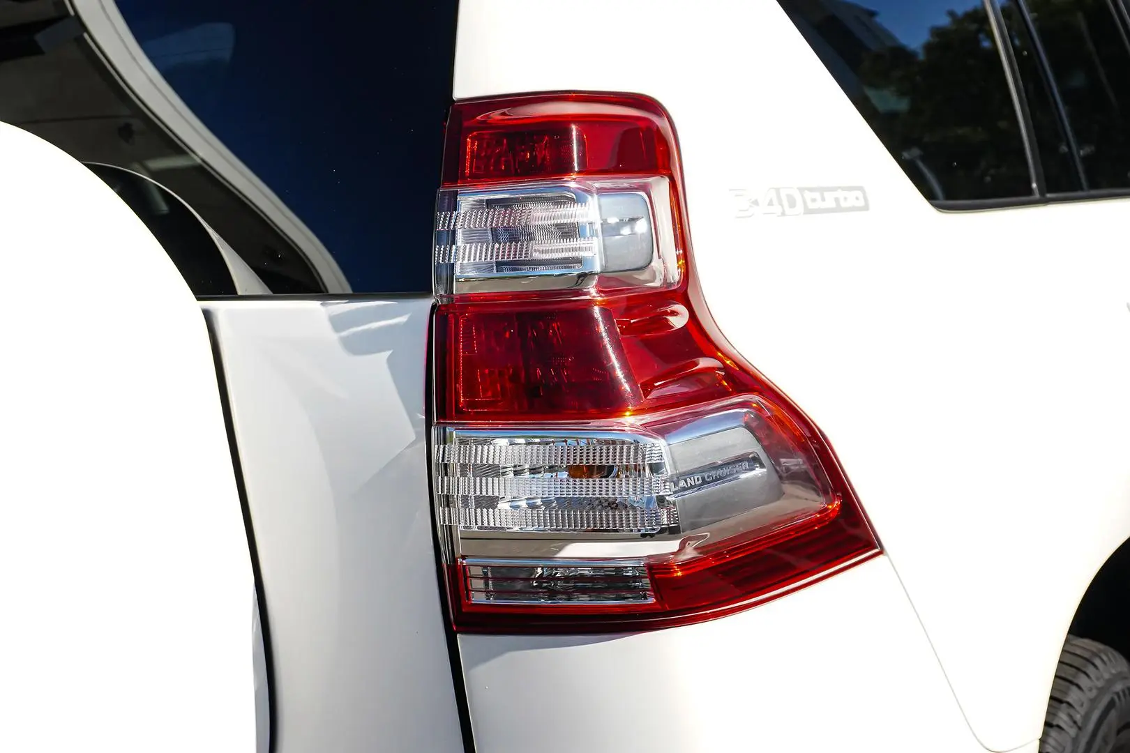 2015 Toyota Landcruiser Prado Gallery Image 13