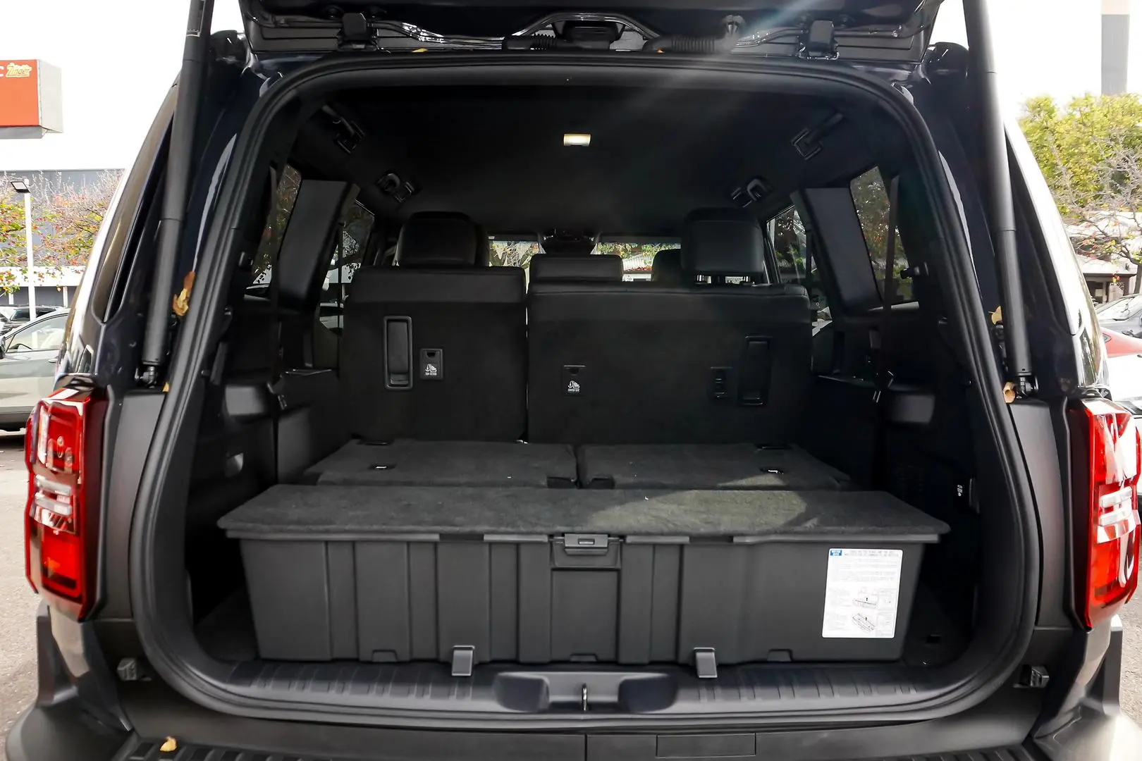 2025 Toyota Landcruiser Prado Gallery Image 9