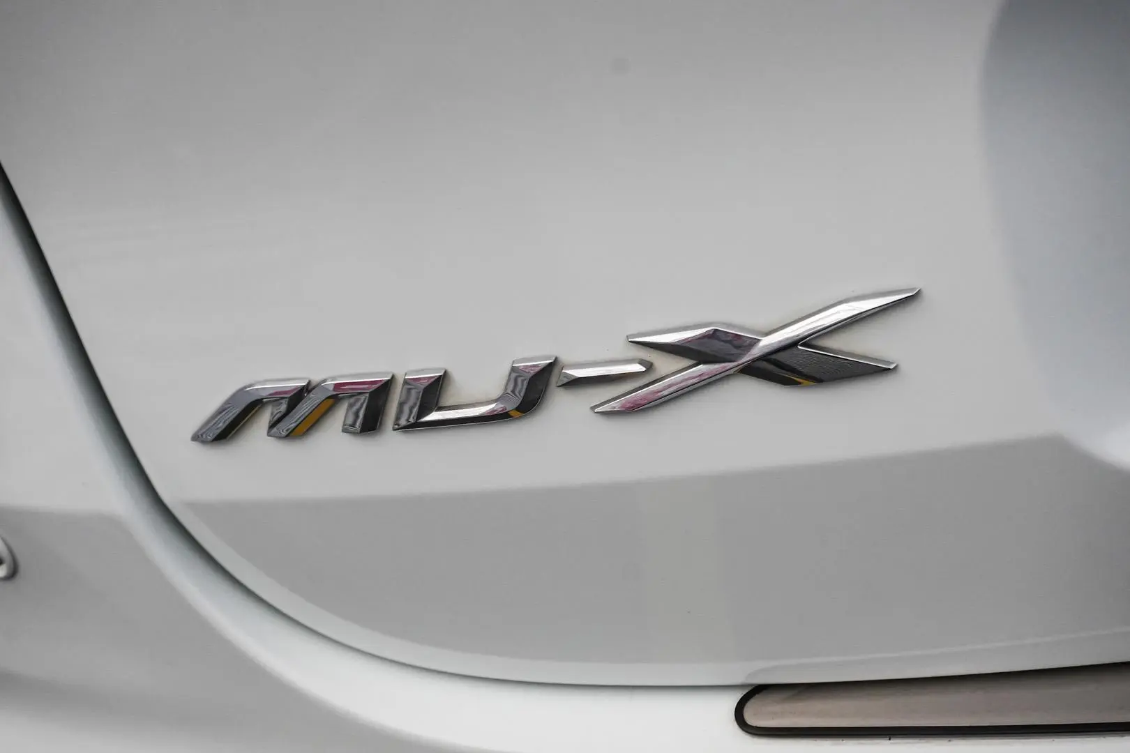 2023 Isuzu MU-X Gallery Image 15