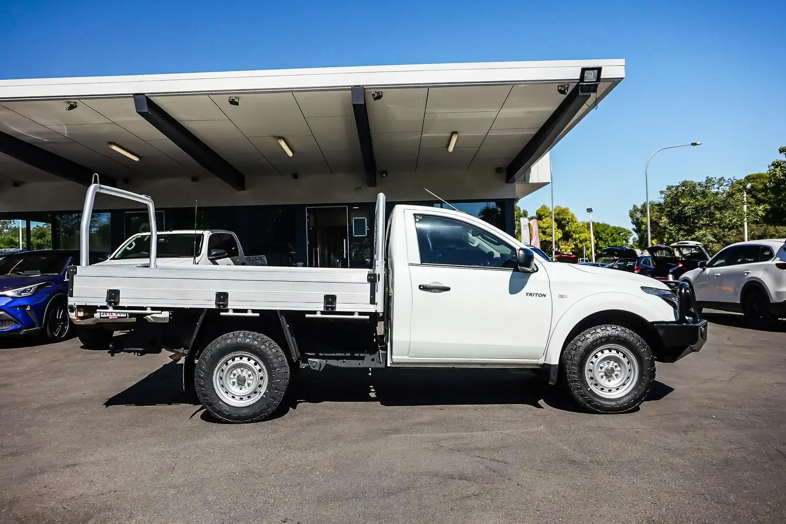 2017 Mitsubishi Triton Gallery Image 4