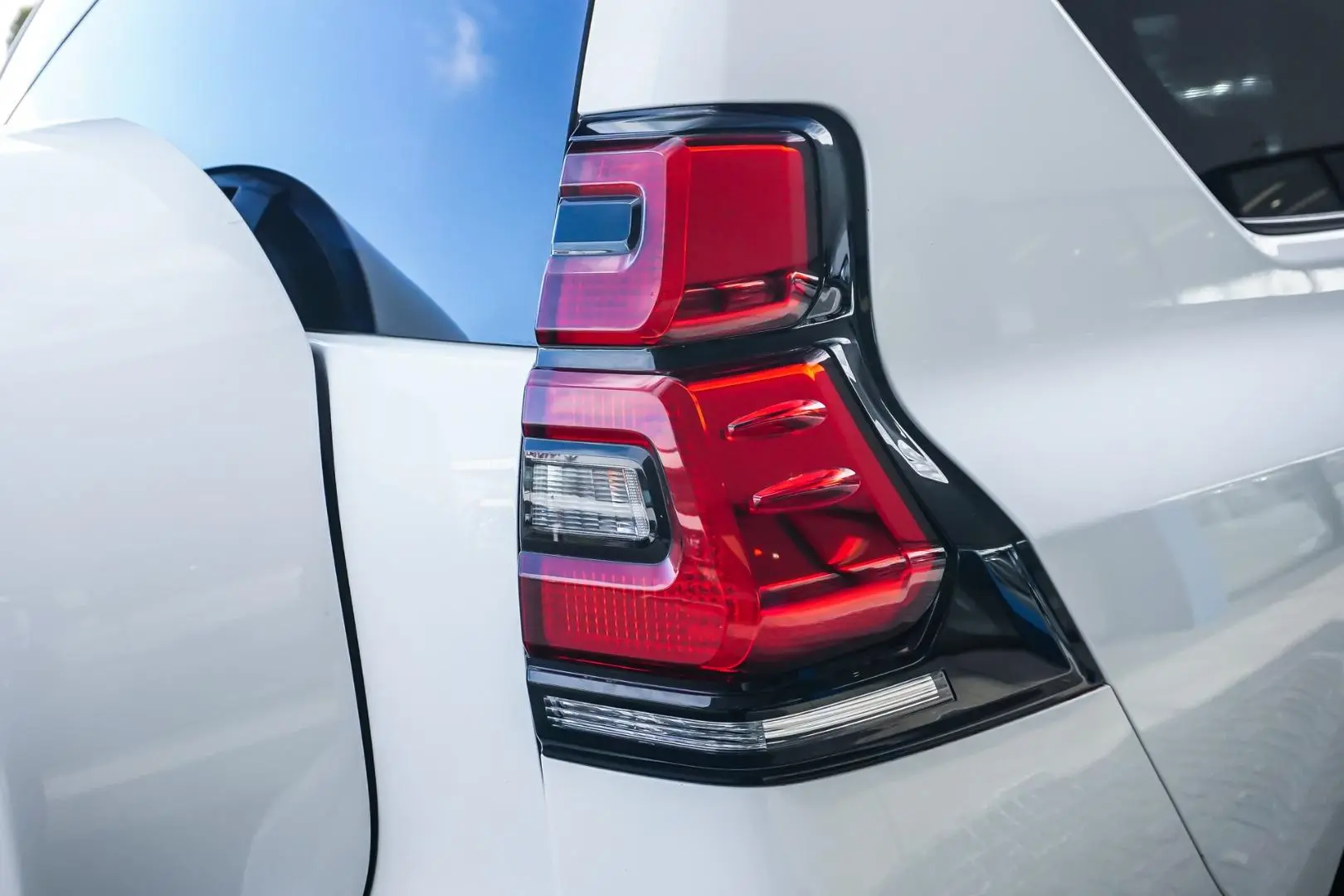2020 Toyota Landcruiser Prado Gallery Image 14