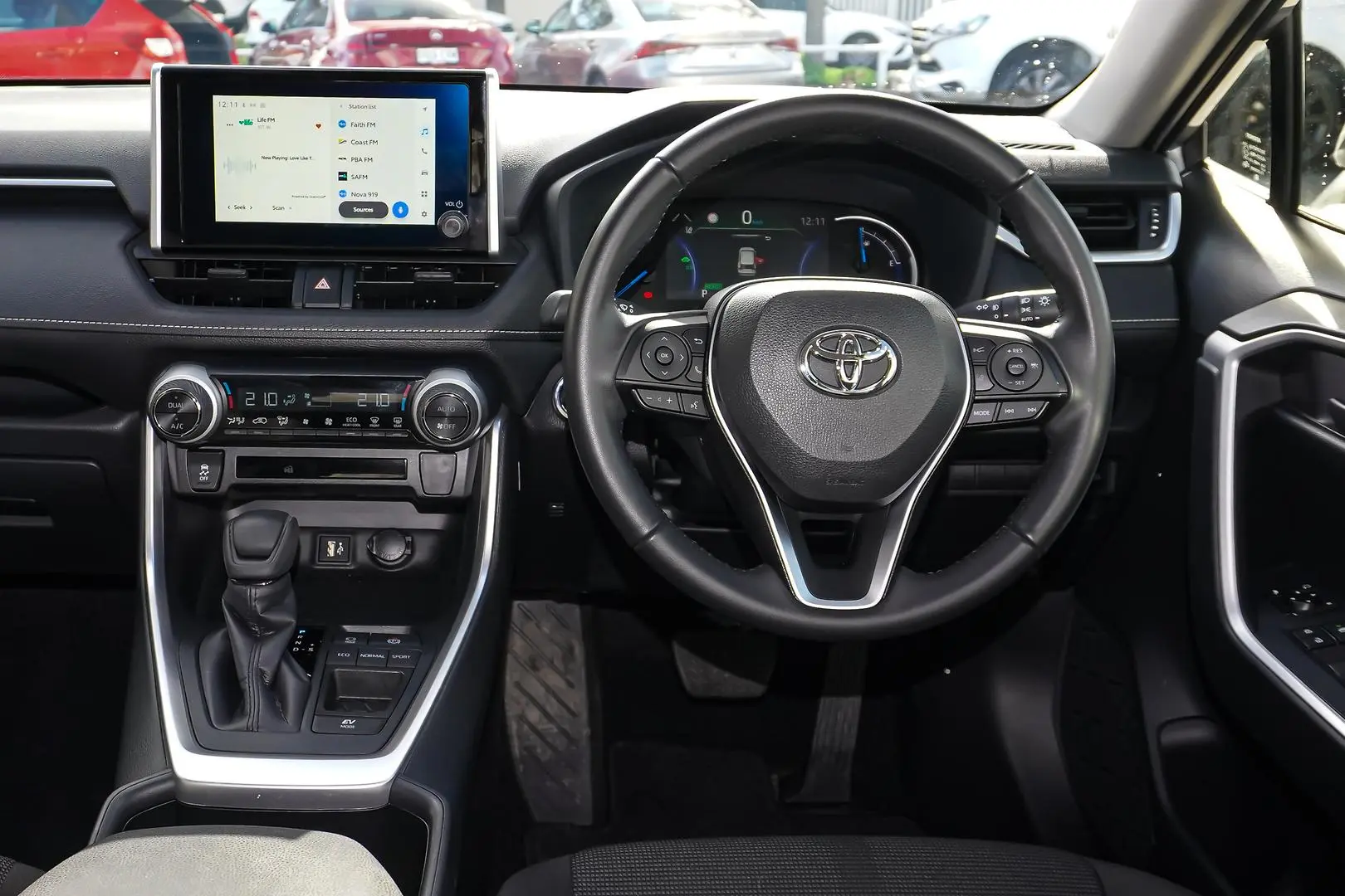 2025 Toyota RAV4 Gallery Image 8