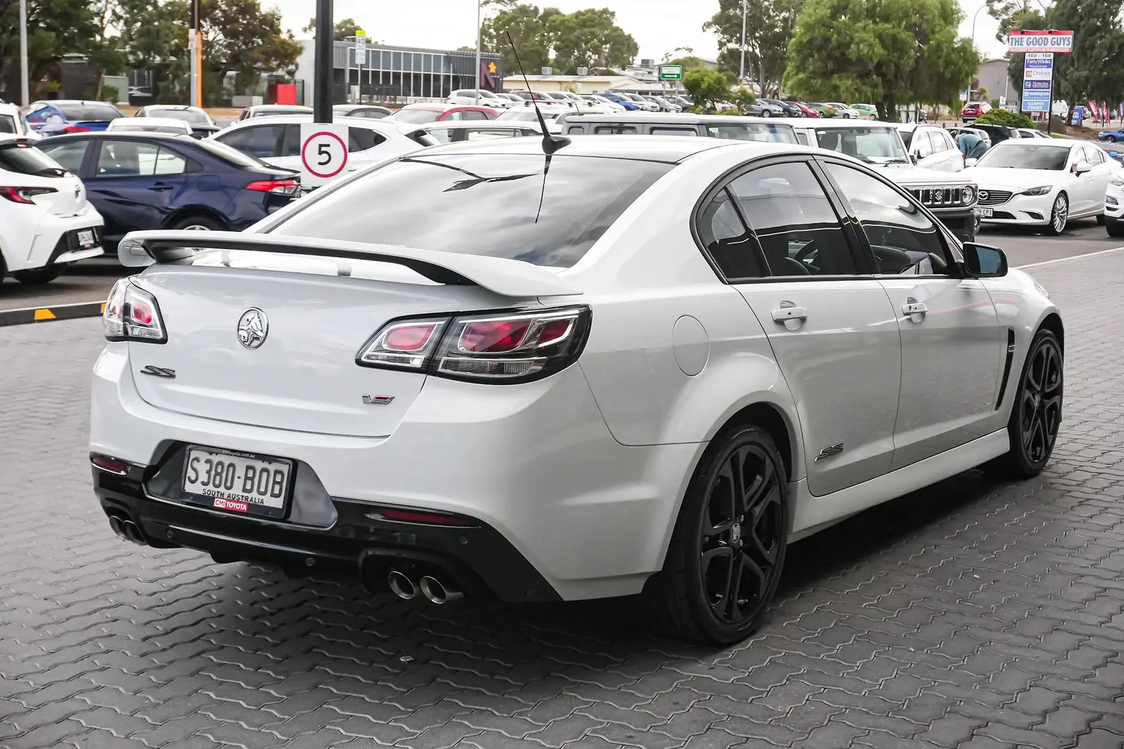 2017 Holden Commodore Gallery Image 4