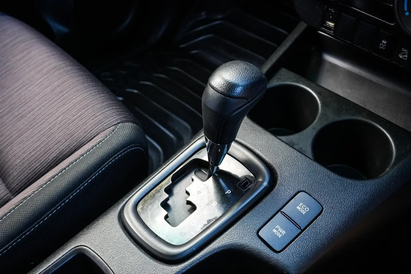 2018 Toyota Hilux Gallery Image 19