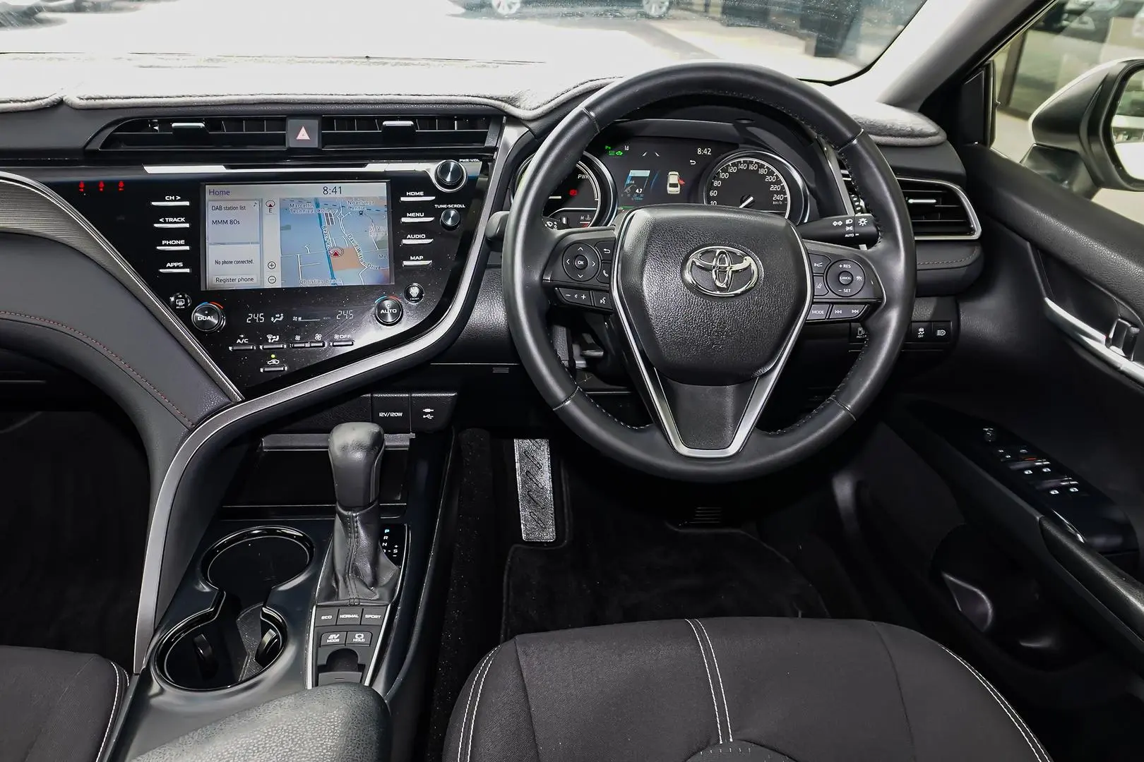 2020 Toyota Camry Gallery Image 9