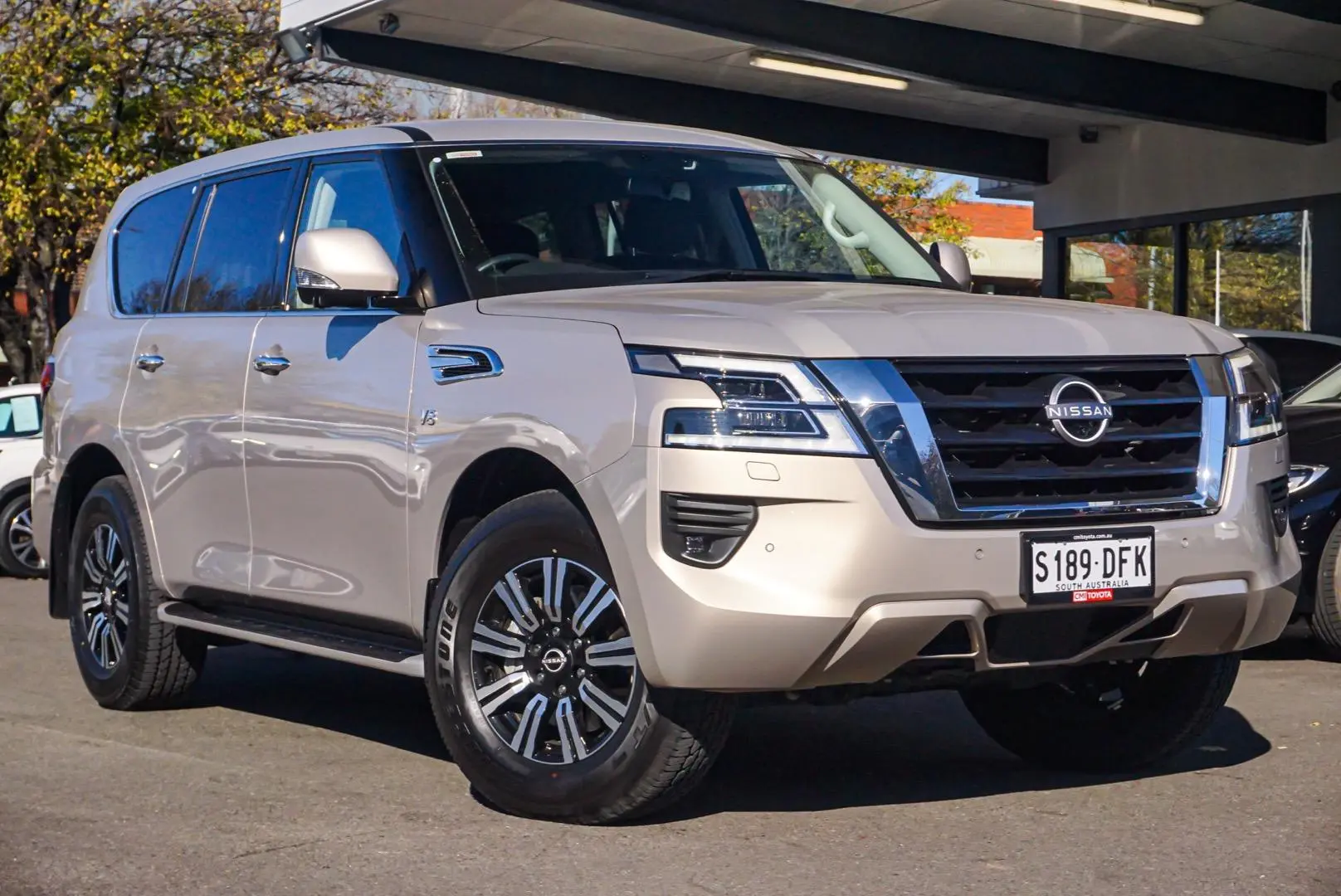 2023 Nissan Patrol Gallery Image 2