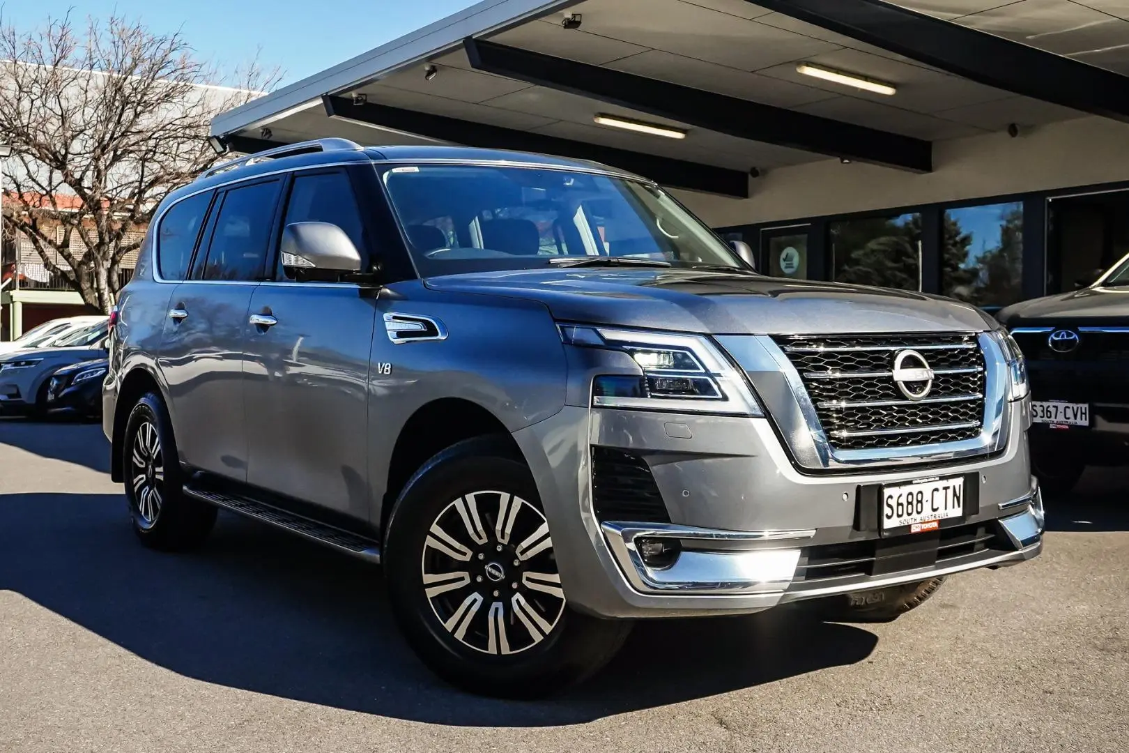 2022 Nissan Patrol Gallery Image 2