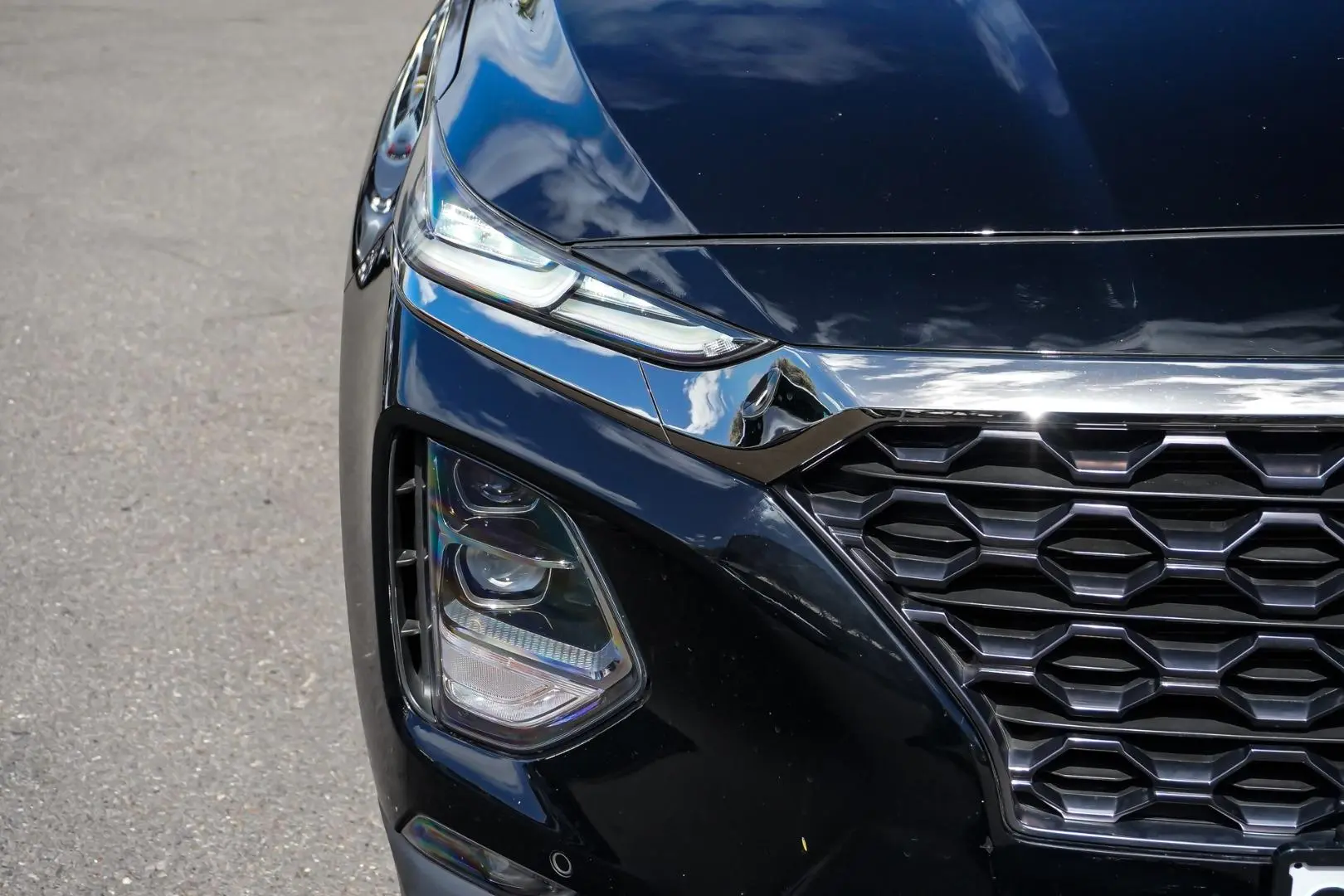 2018 Hyundai Santa Fe Gallery Image 13