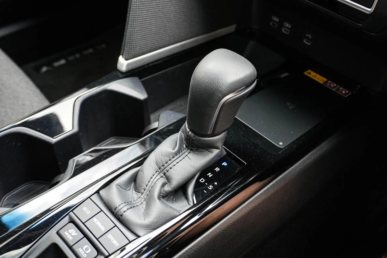 2025 Toyota Camry Gallery Image 18