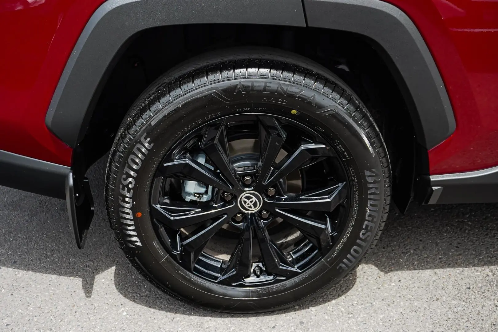 2024 Toyota RAV4 Gallery Image 17