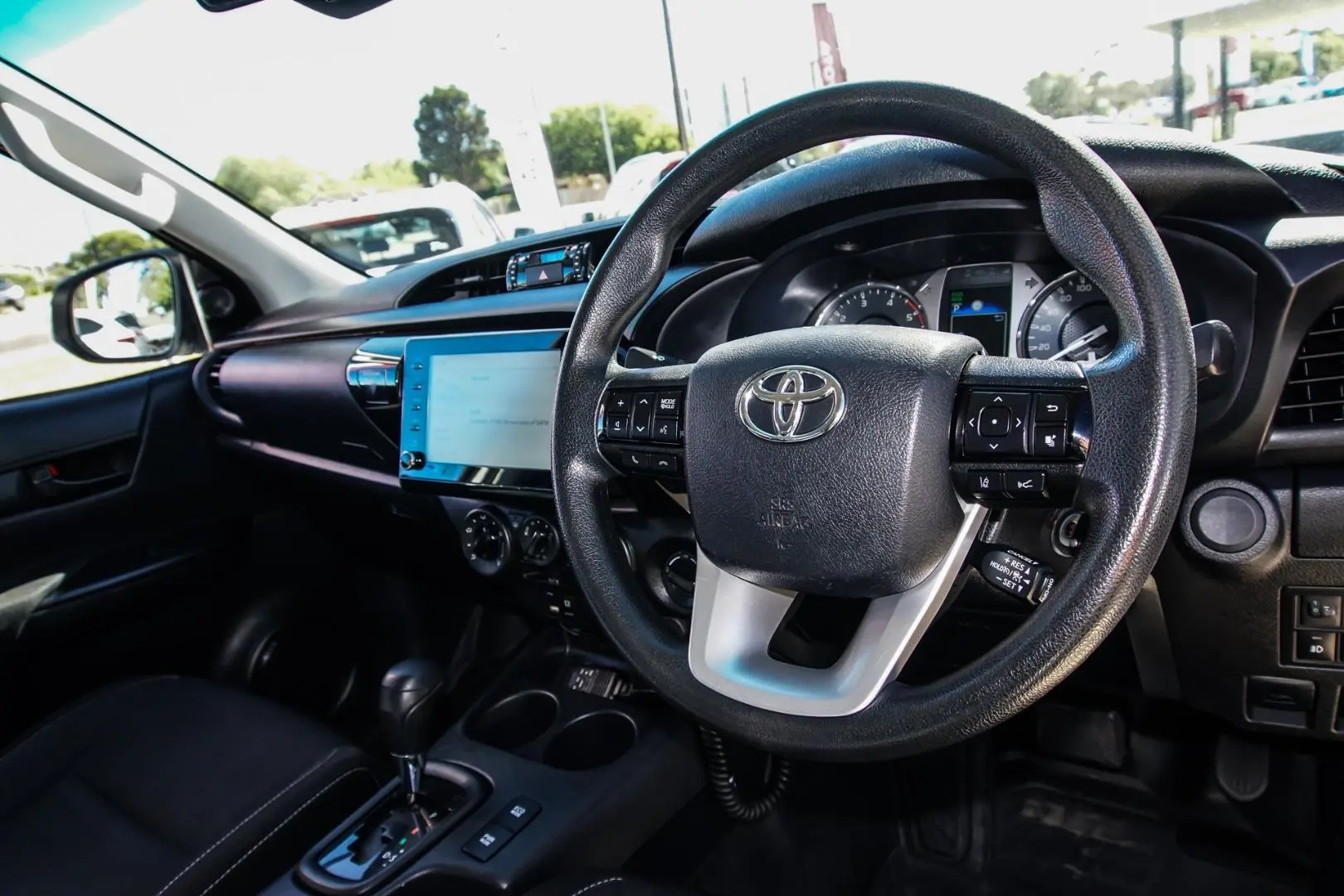 2021 Toyota Hilux Gallery Image 6