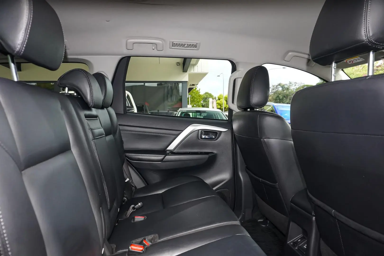 2024 Mitsubishi Pajero Sport Gallery Image 7