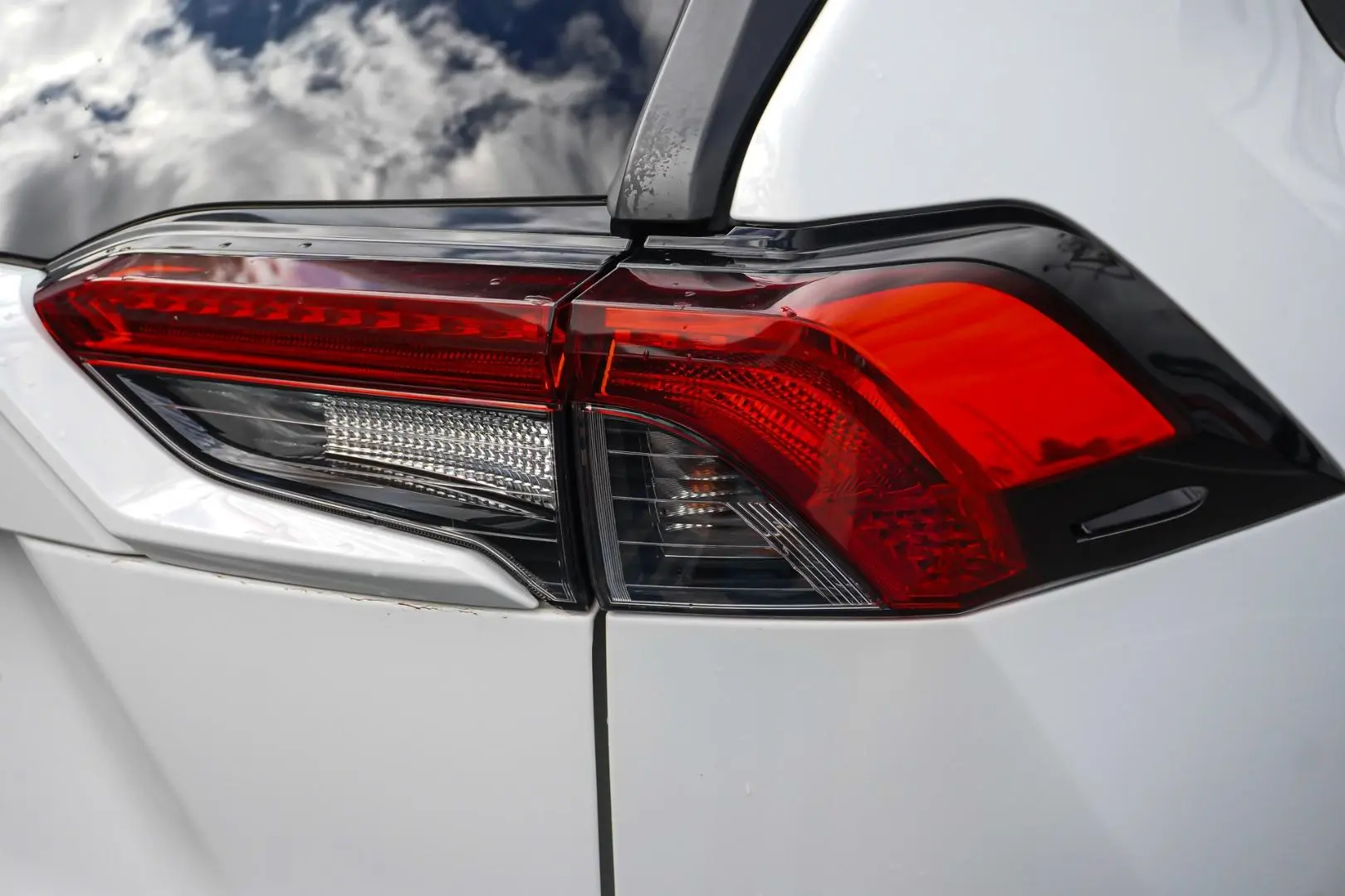 2024 Toyota RAV4 Gallery Image 14