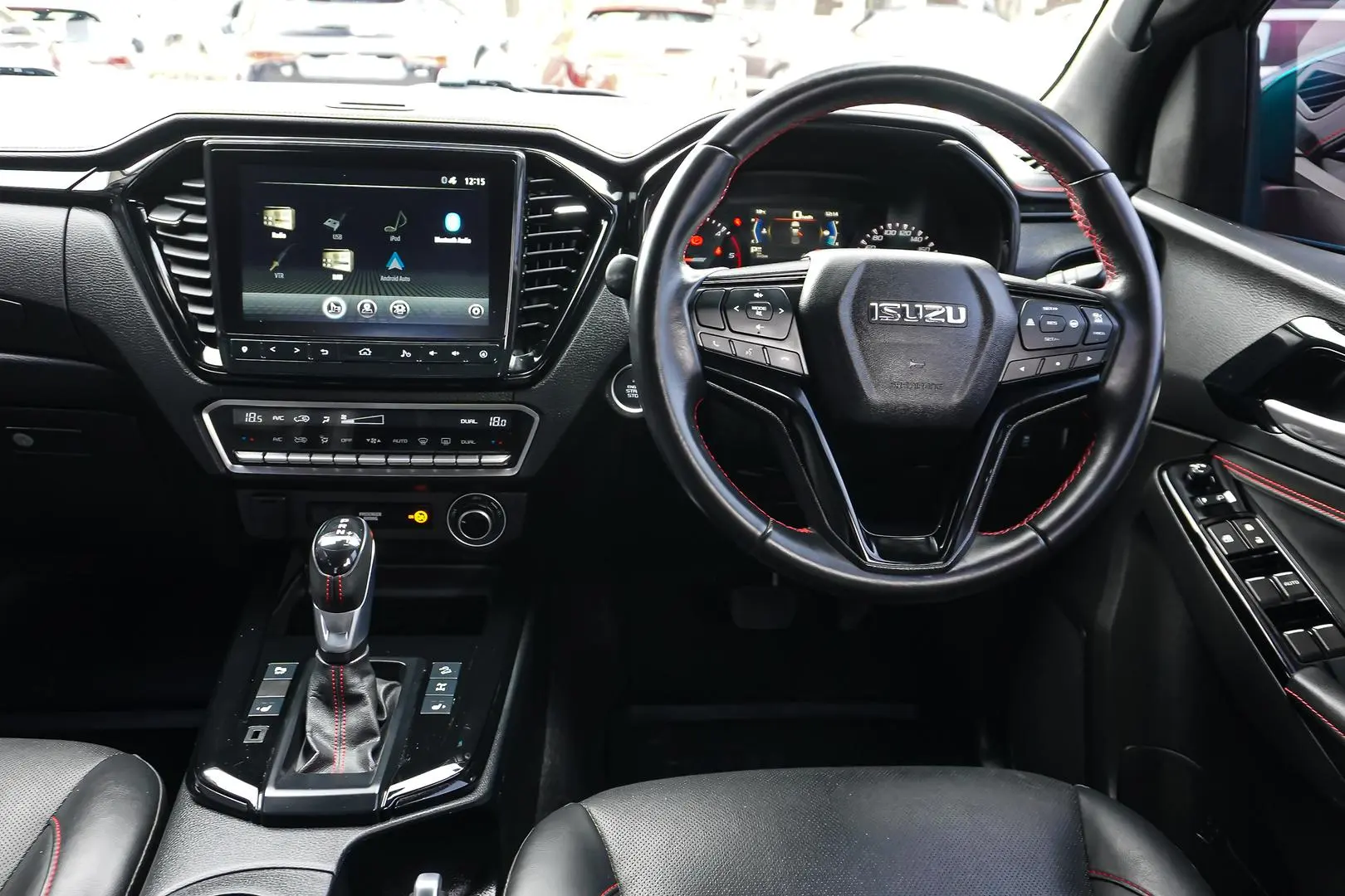 2022 Isuzu D-MAX Gallery Image 9