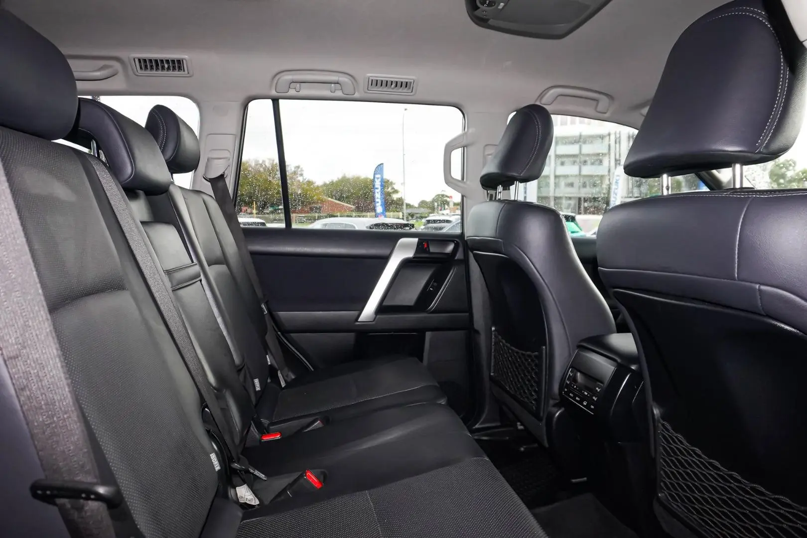 2018 Toyota Landcruiser Prado Gallery Image 7