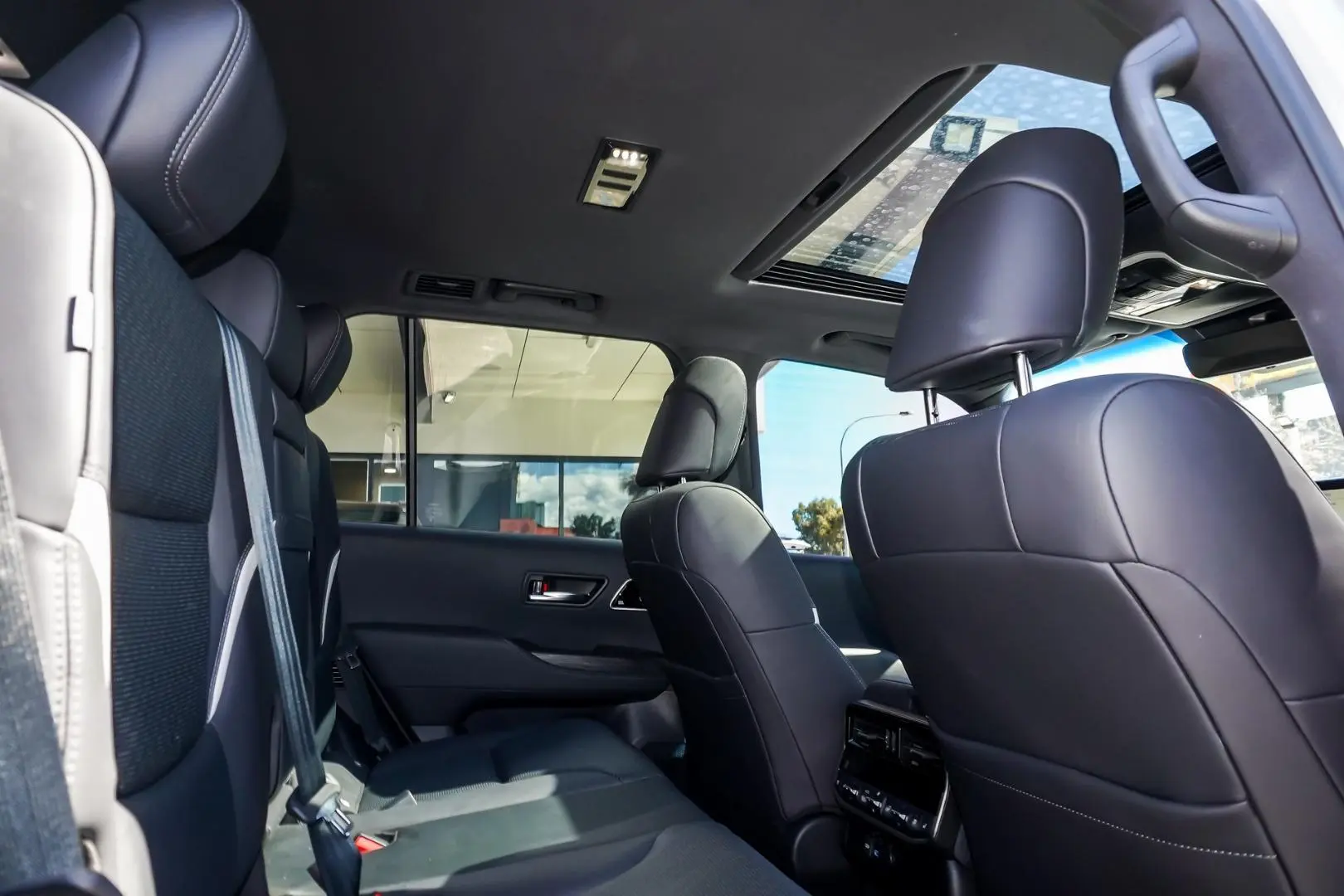 2023 Toyota Landcruiser Gallery Image 6