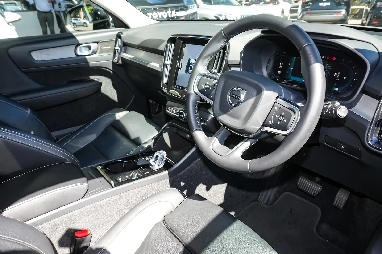 2023 Volvo XC40 Gallery Image 15