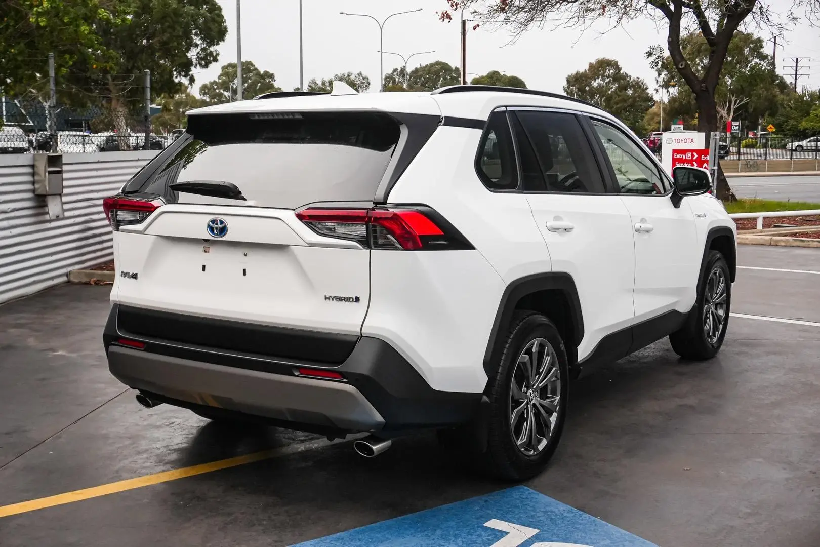2022 Toyota RAV4 Gallery Image 3