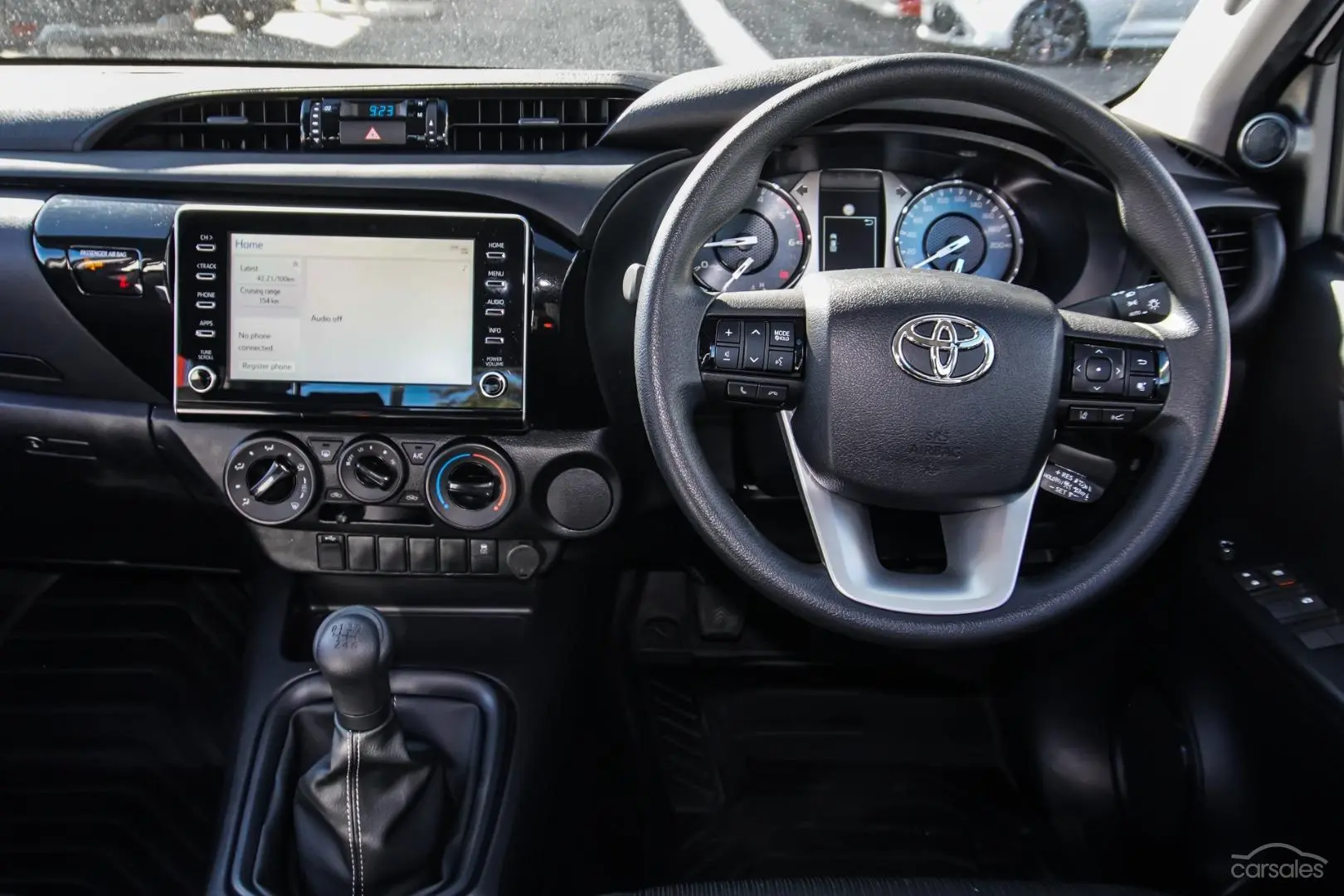 2022 Toyota Hilux Image 8