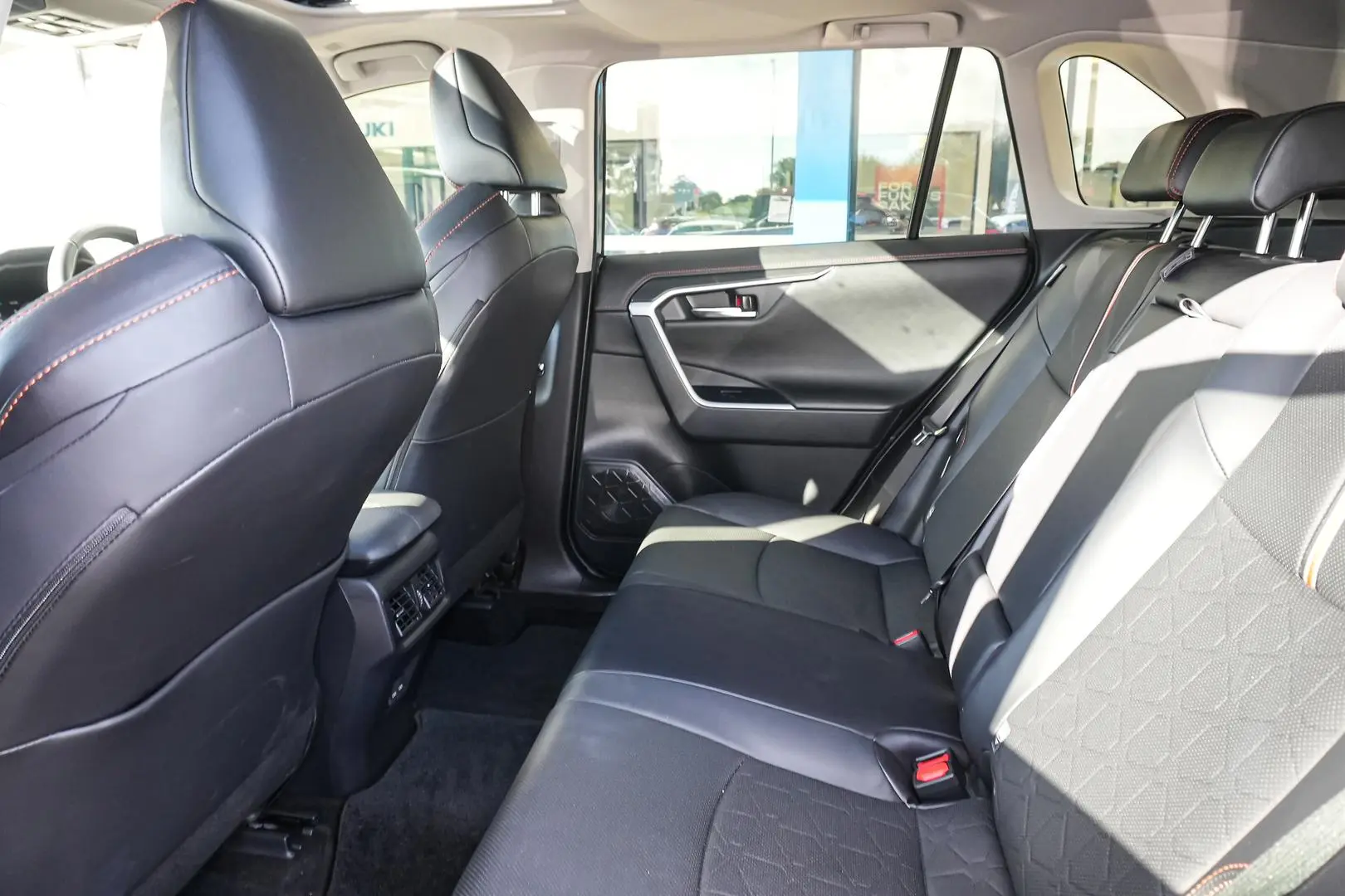 2022 Toyota RAV4 Gallery Image 12