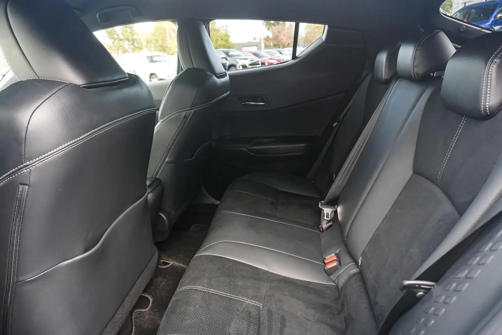 2021 Toyota C-HR Gallery Image 7