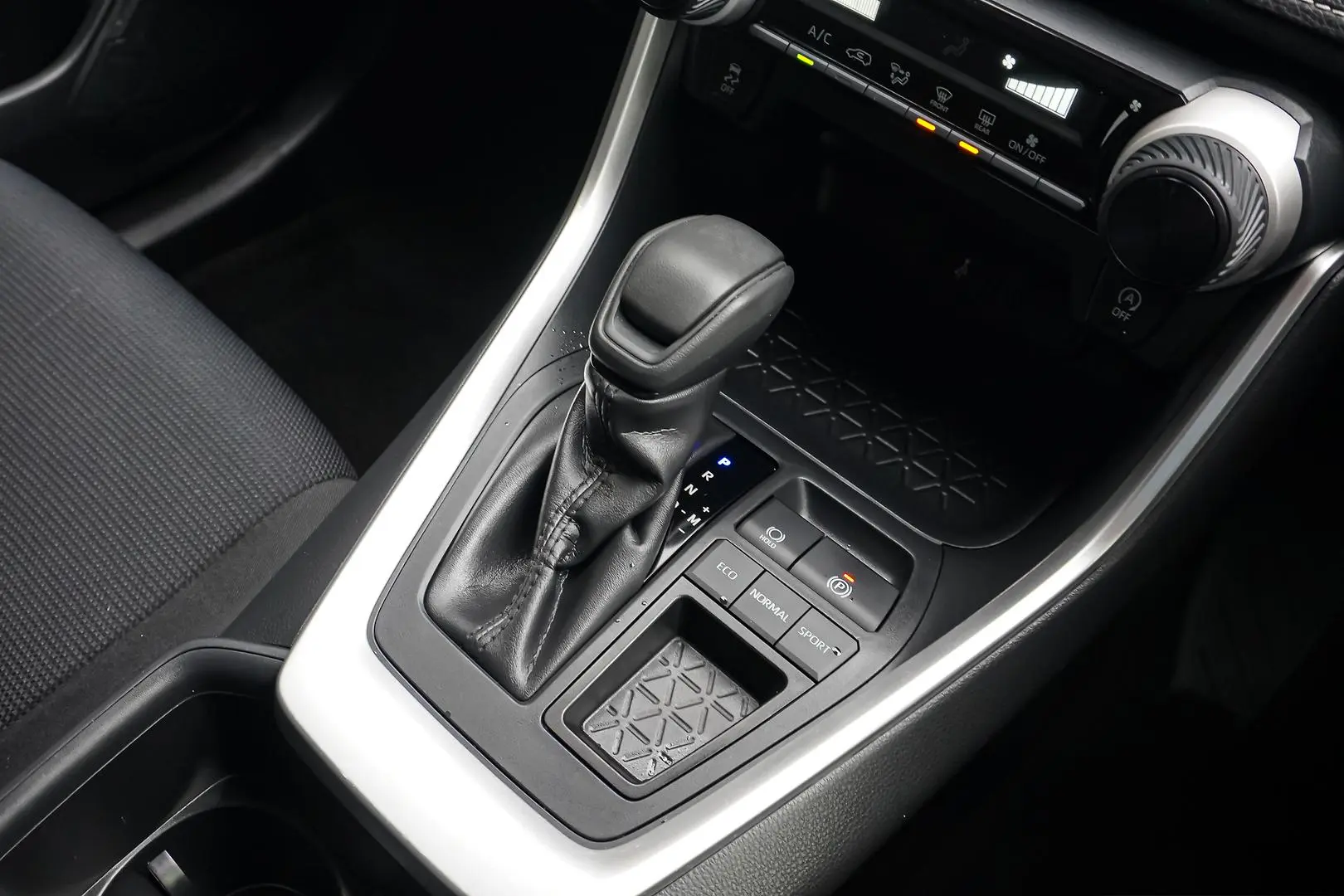 2022 Toyota RAV4 Gallery Image 16