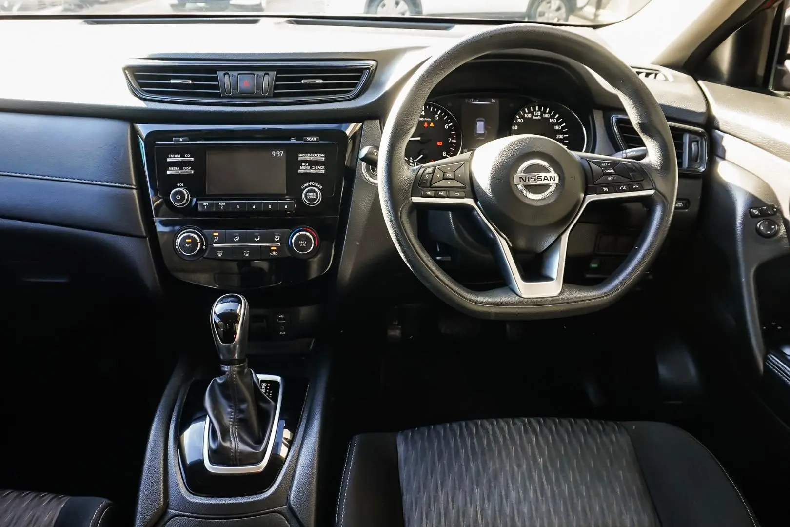 2018 Nissan X-TRAIL Gallery Image 8