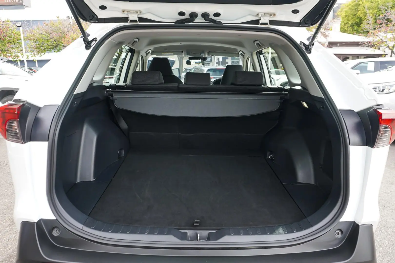 2024 Toyota RAV4 Gallery Image 9