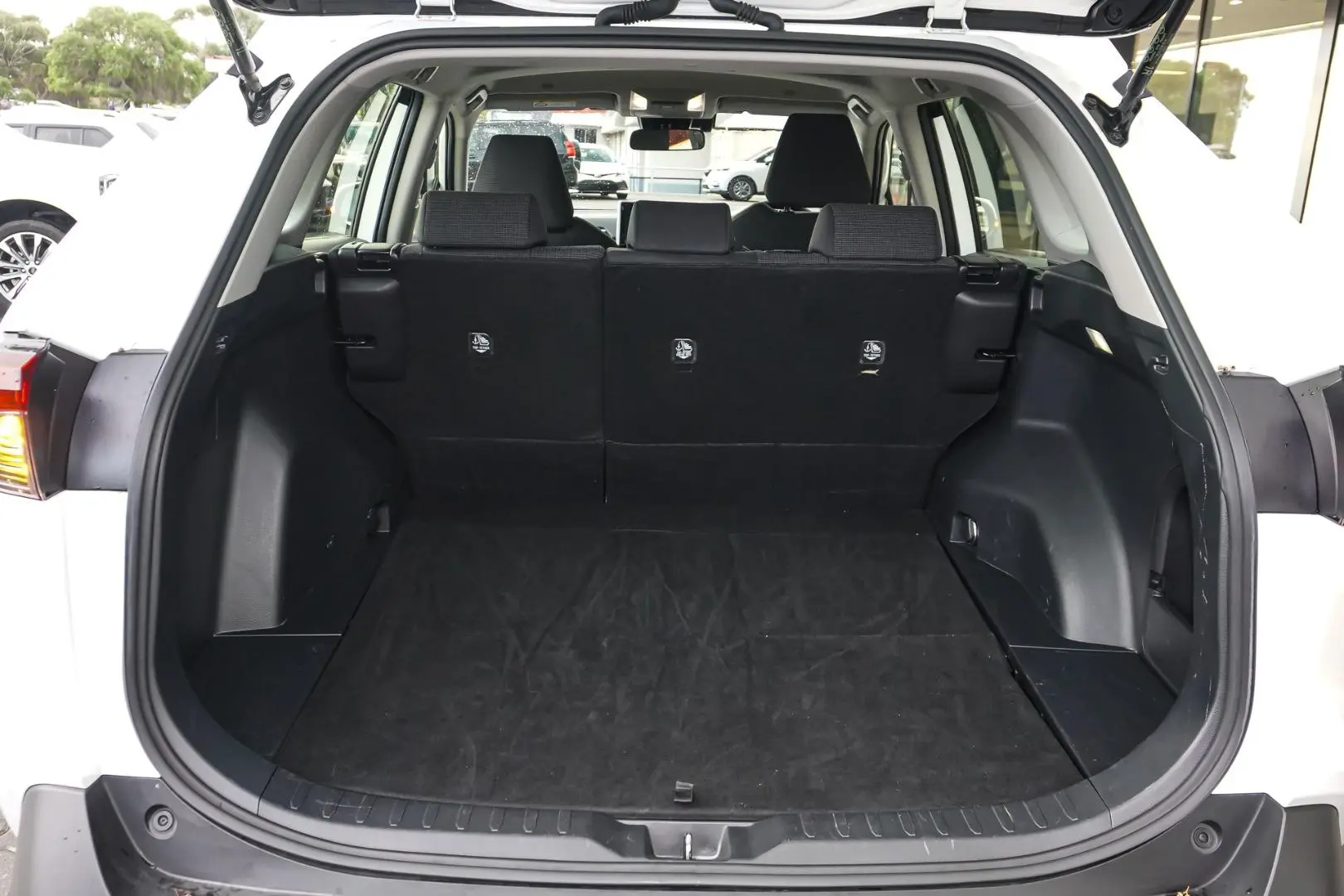 2024 Toyota RAV4 Gallery Image 10