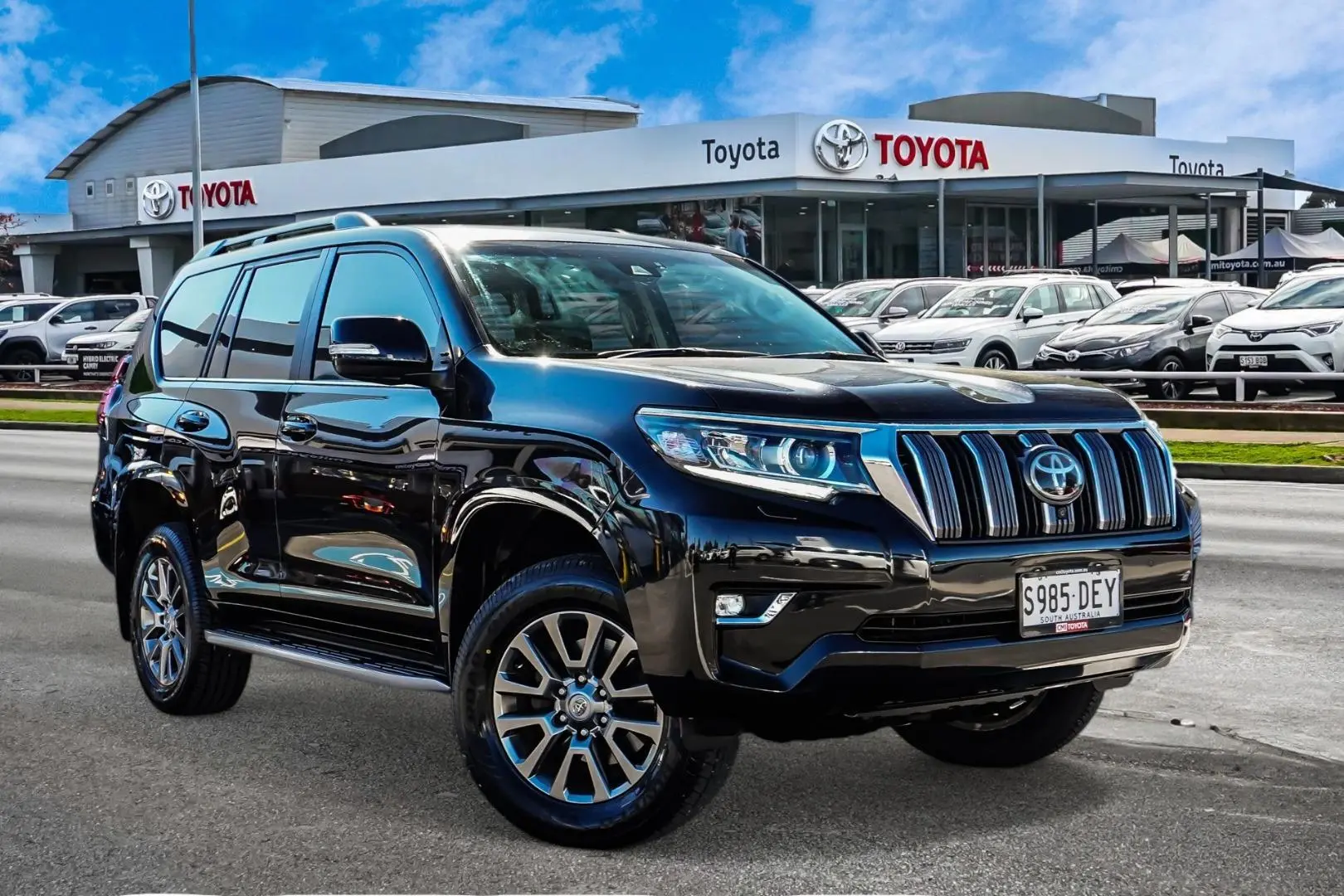 2018 Toyota Landcruiser Prado Gallery Image 1