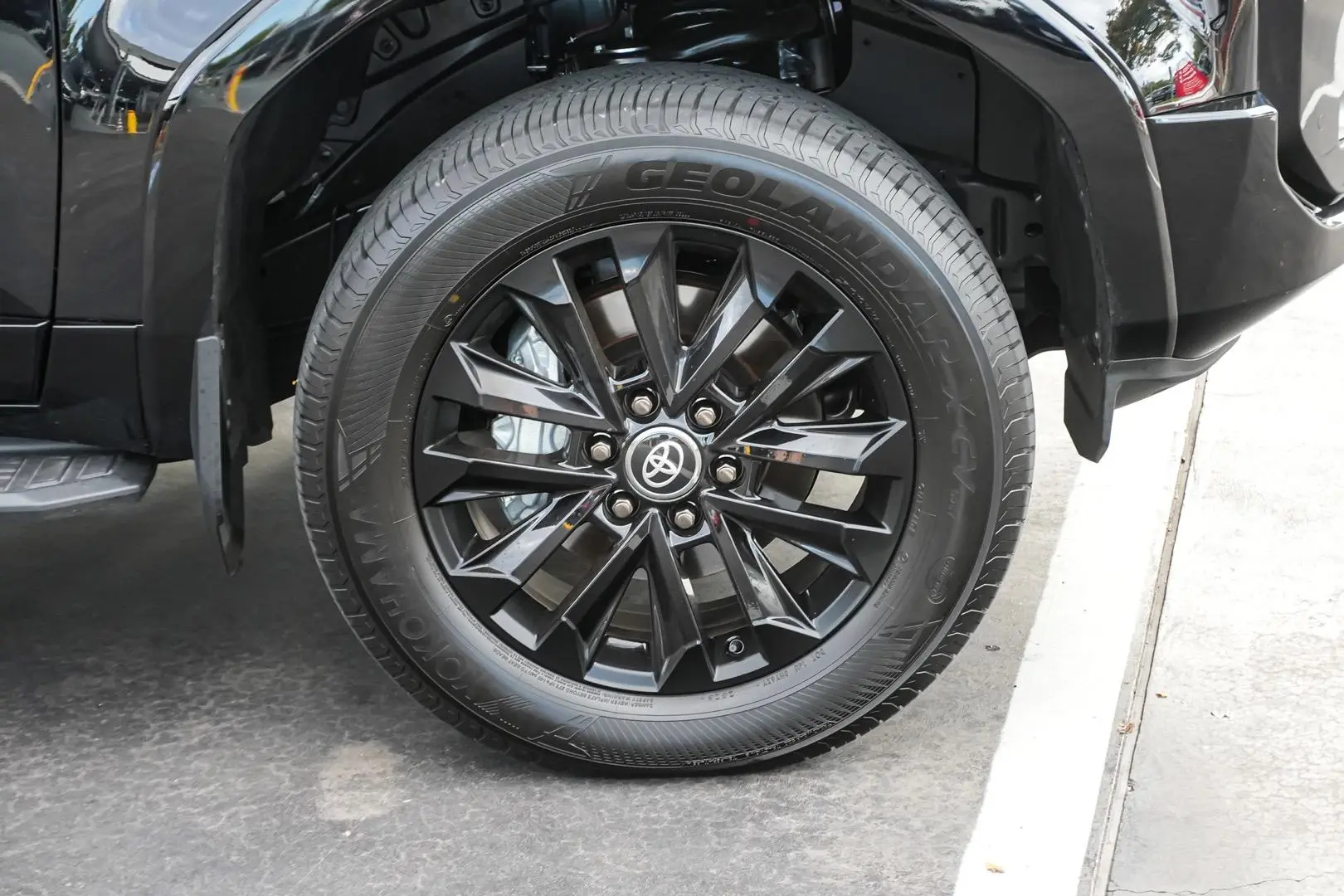 2025 Toyota Landcruiser Prado Gallery Image 14